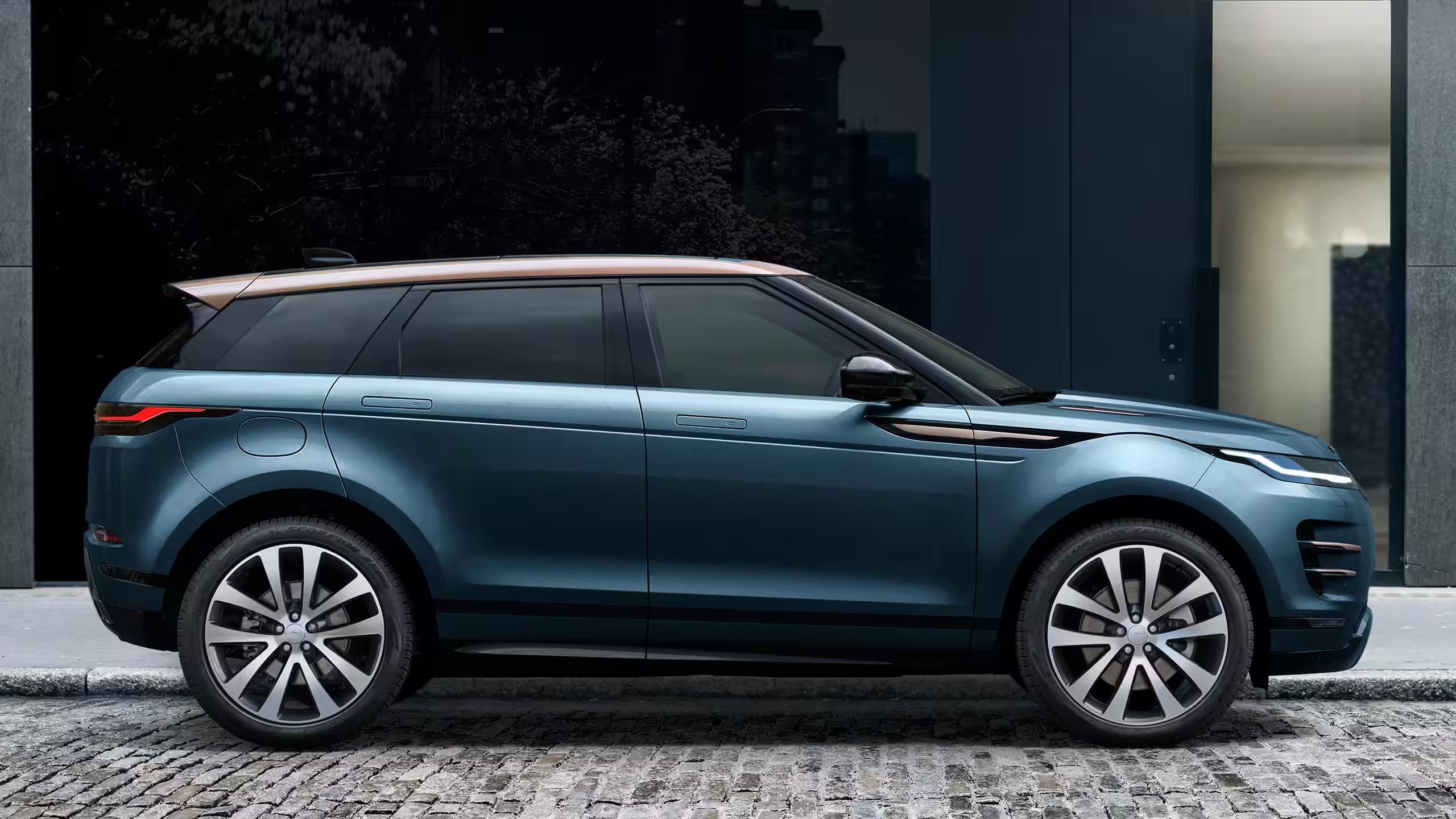 2560x1440 Design of the 2024 Range Rover Evoque