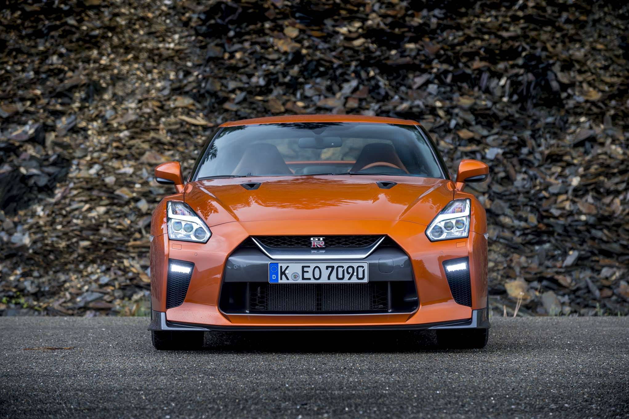 2043x1360 Cool Nissan GT R 2017 Wallpaper