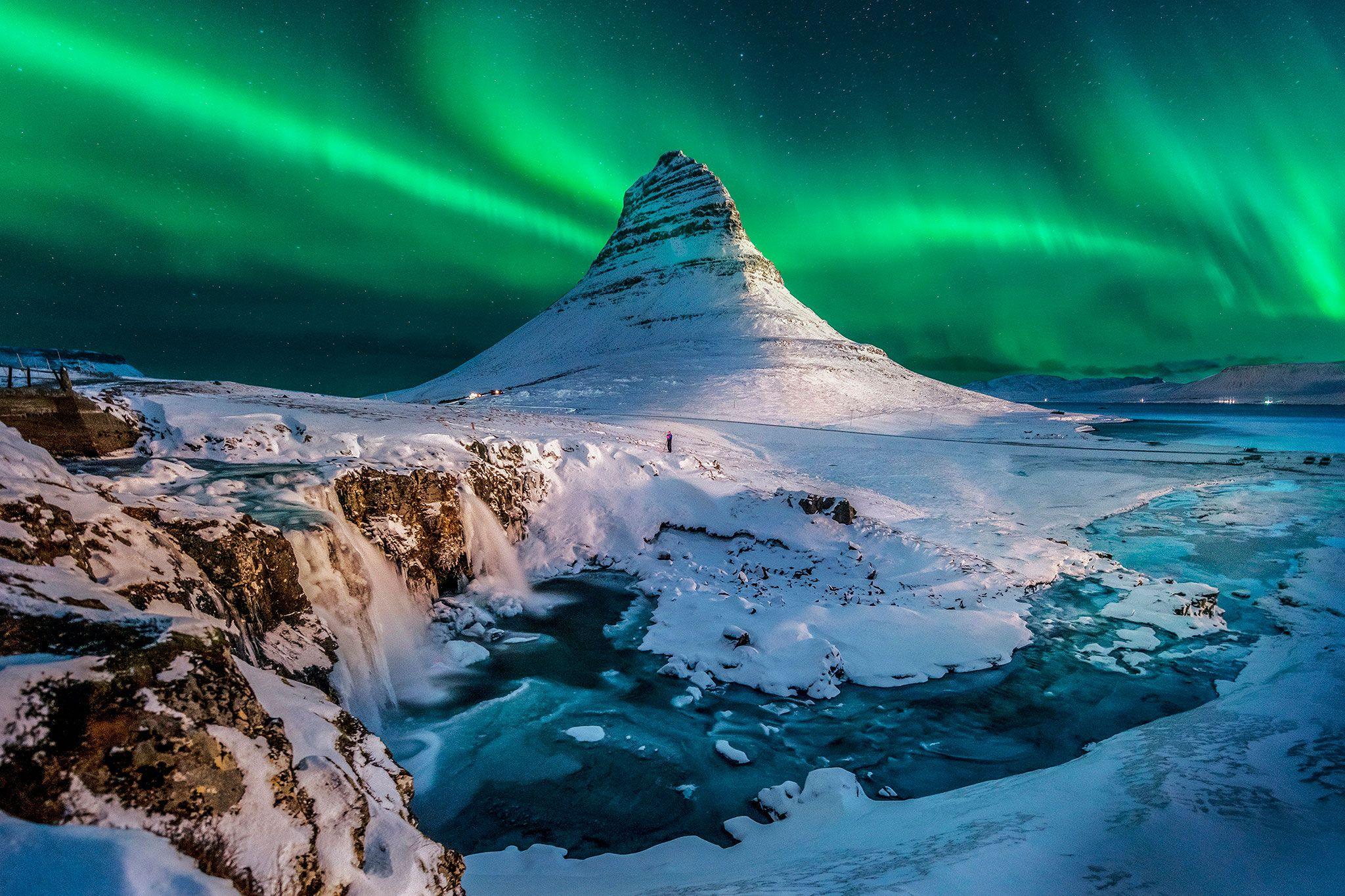2048x1365 Stunning Photo of Adventures in Iceland