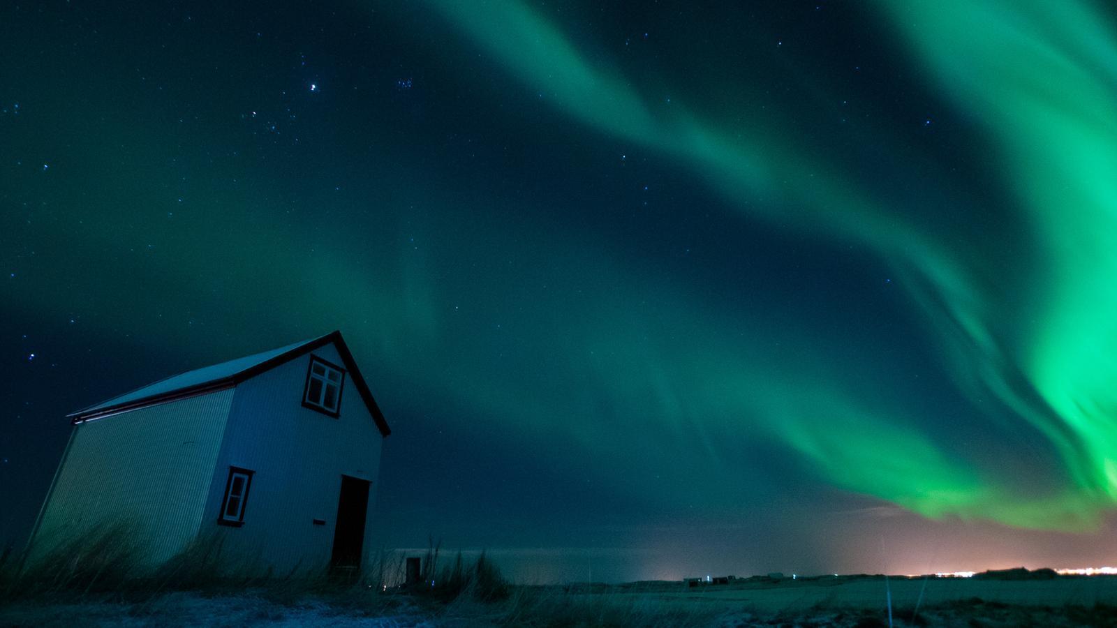 1600x900 Iceland Northern Lights & Golden Circle