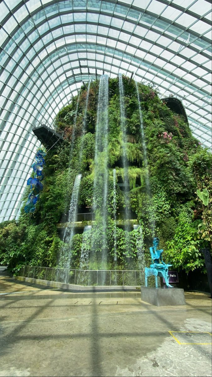 675x1200 CLOUD FOREST. Singapore garden