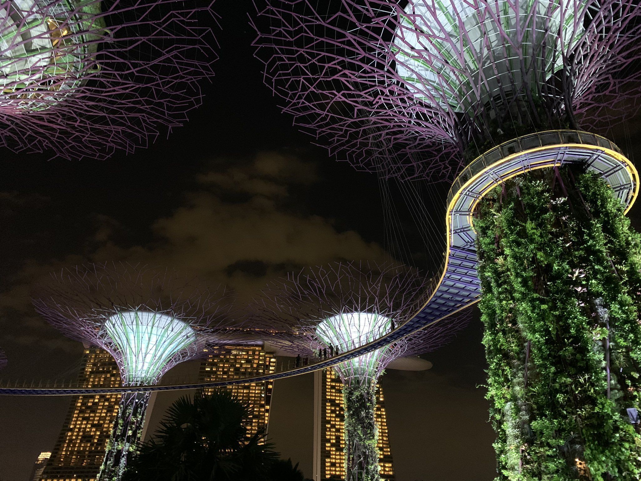 2048x1536 gardensbythebay / X