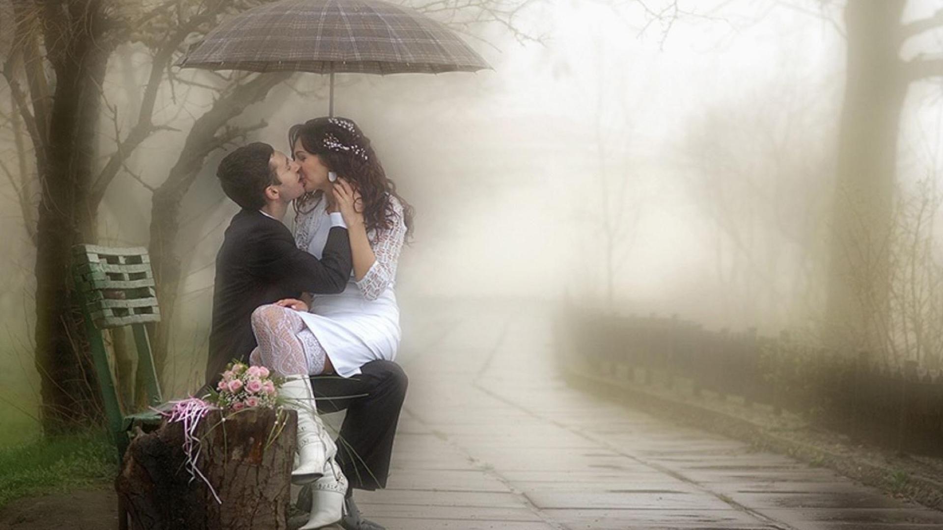 1920x1080 Couple In Rain - Ngày mưa hạnh phúc lãng mạn, Hình nền HD