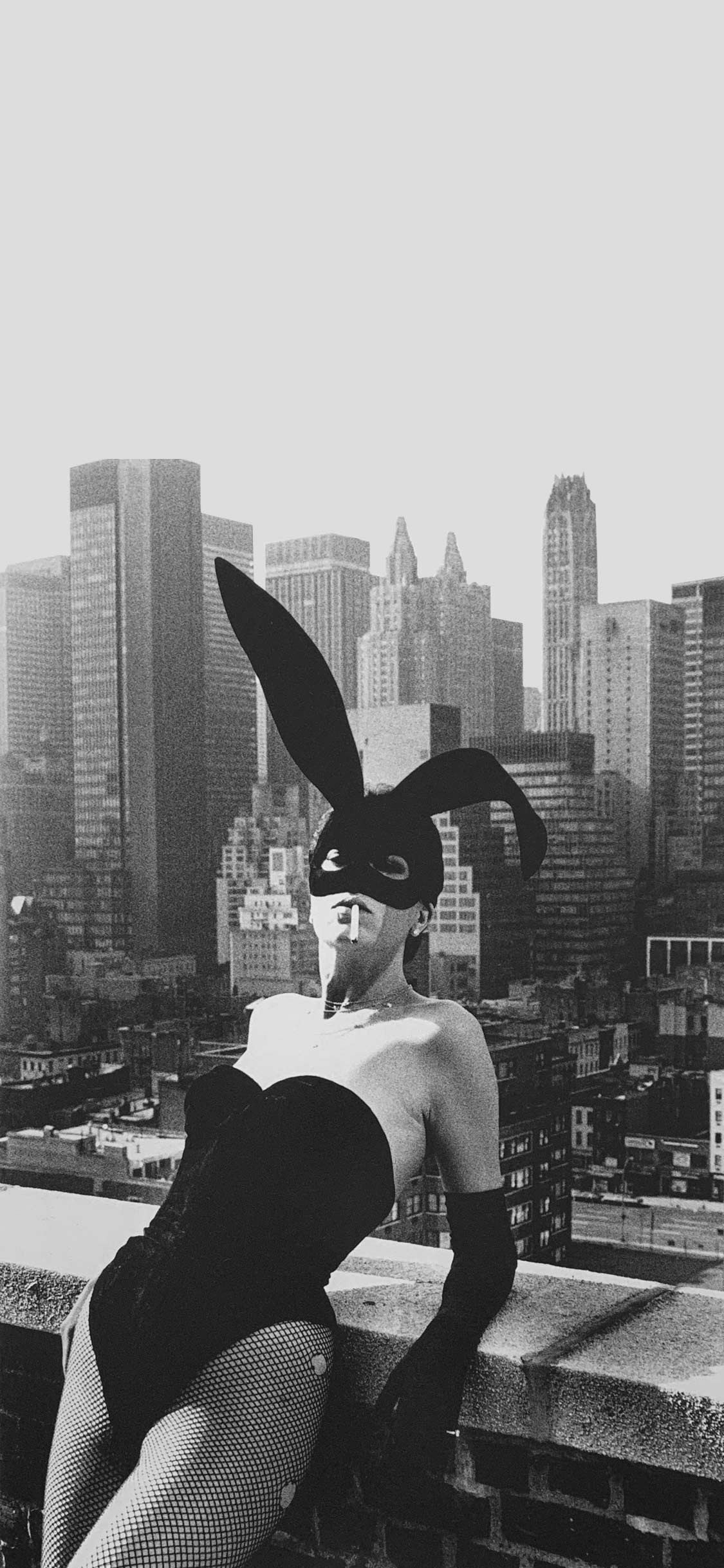 1125x2436 Helmut Newton Wallpaper
