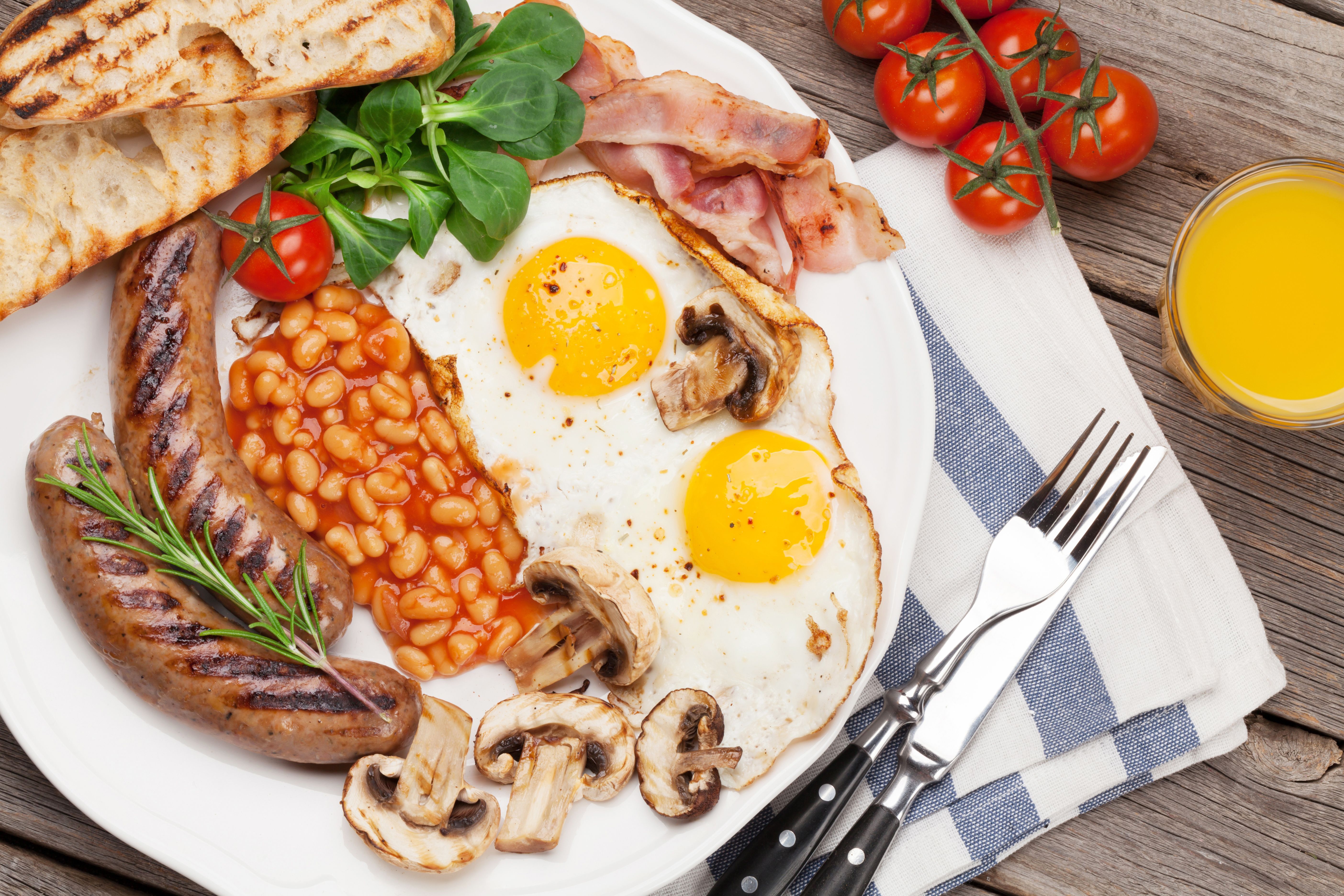 5616x3744 Sausage Mushroom Tomato Egg