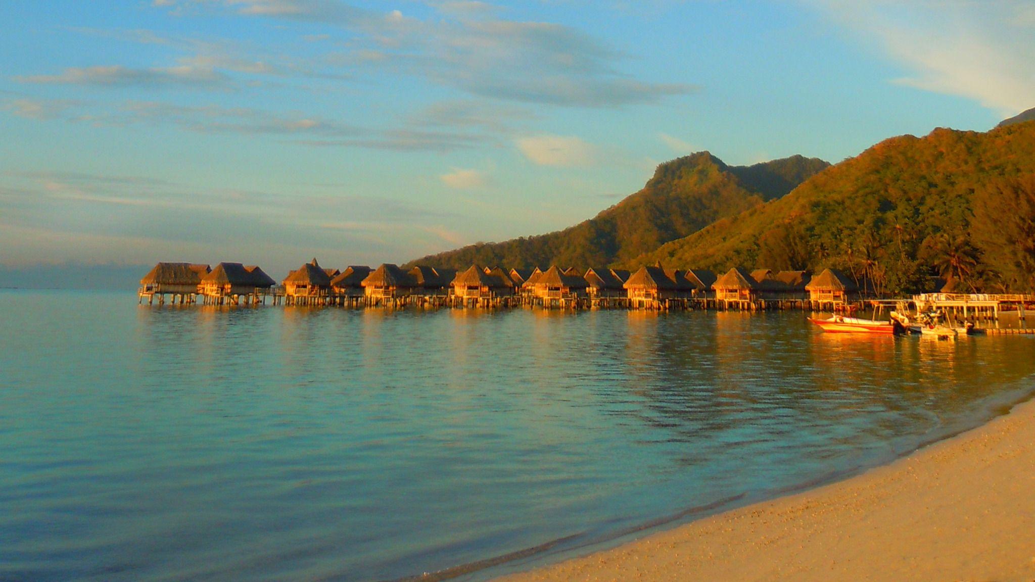 2048x1152 Sunrise on the Tahitian Island of Moorea widescreen