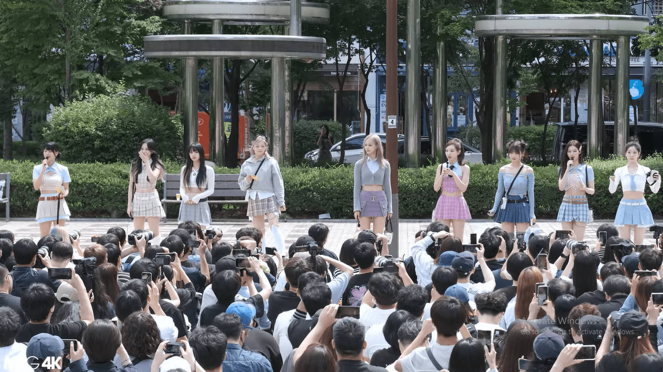 1366x768 TWICE 2022.png