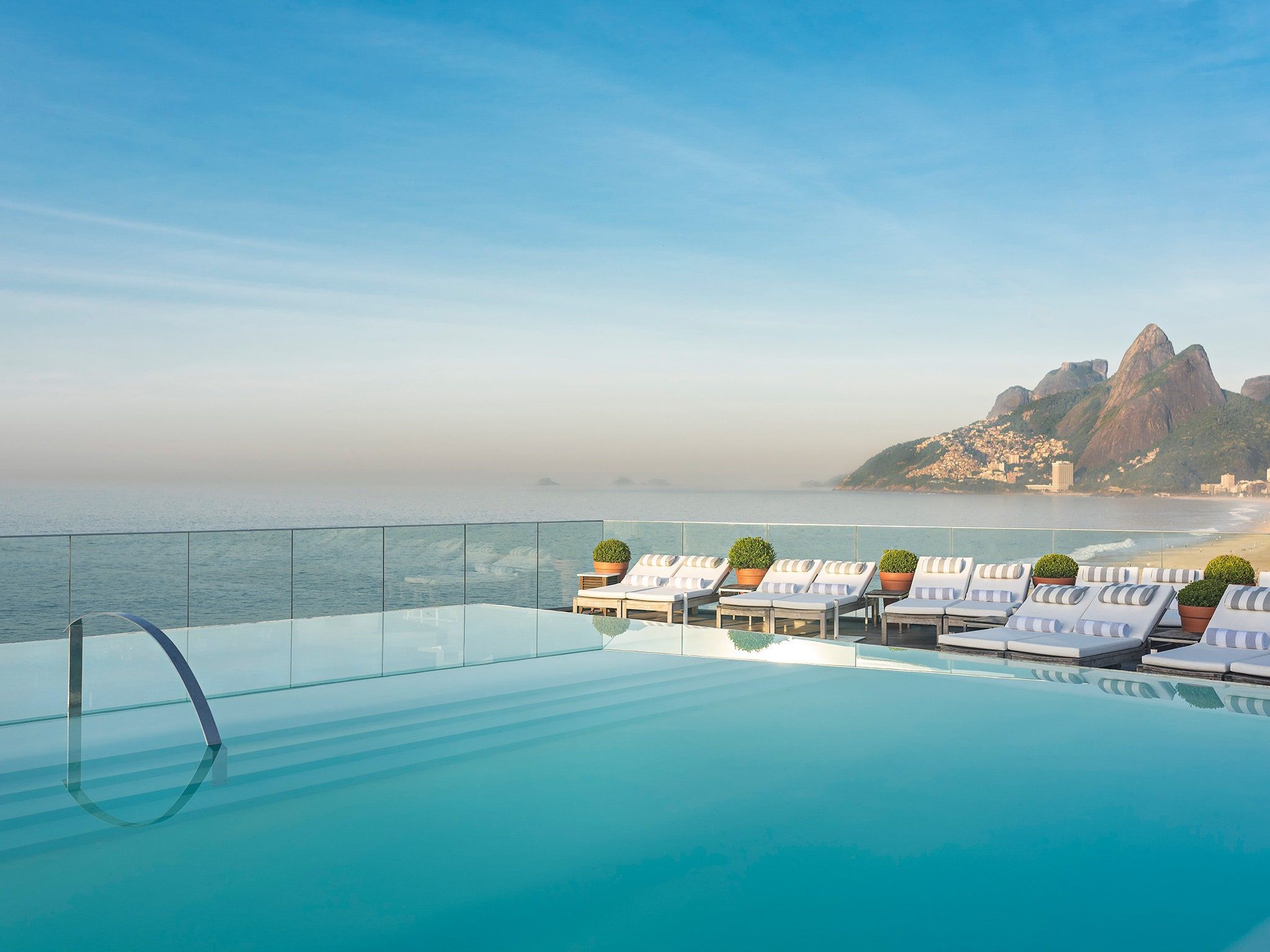 2048x1536 Hotels With Rooftop Pools You Can't