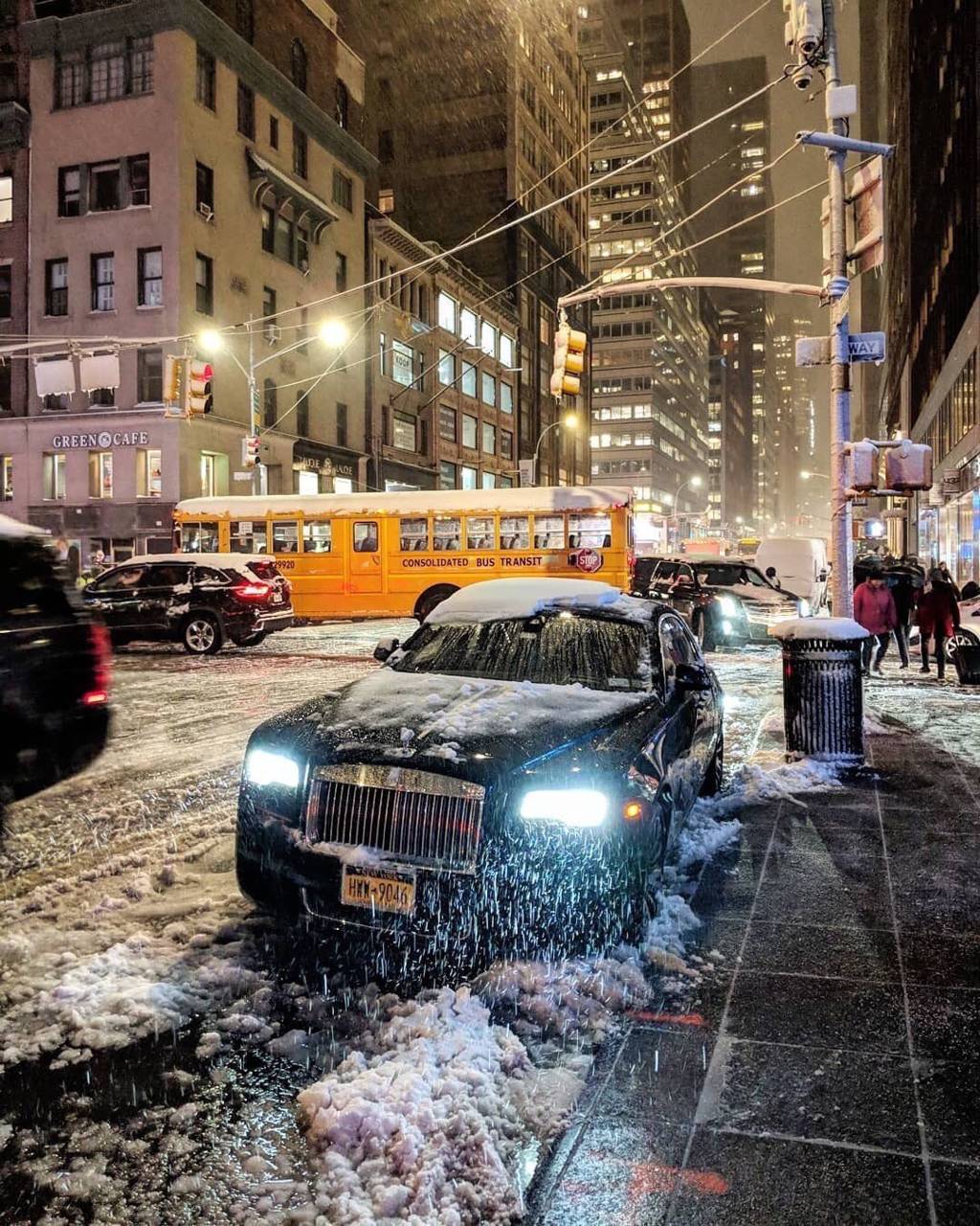 1024x1280 Rolls Royce NYC Wallpaper