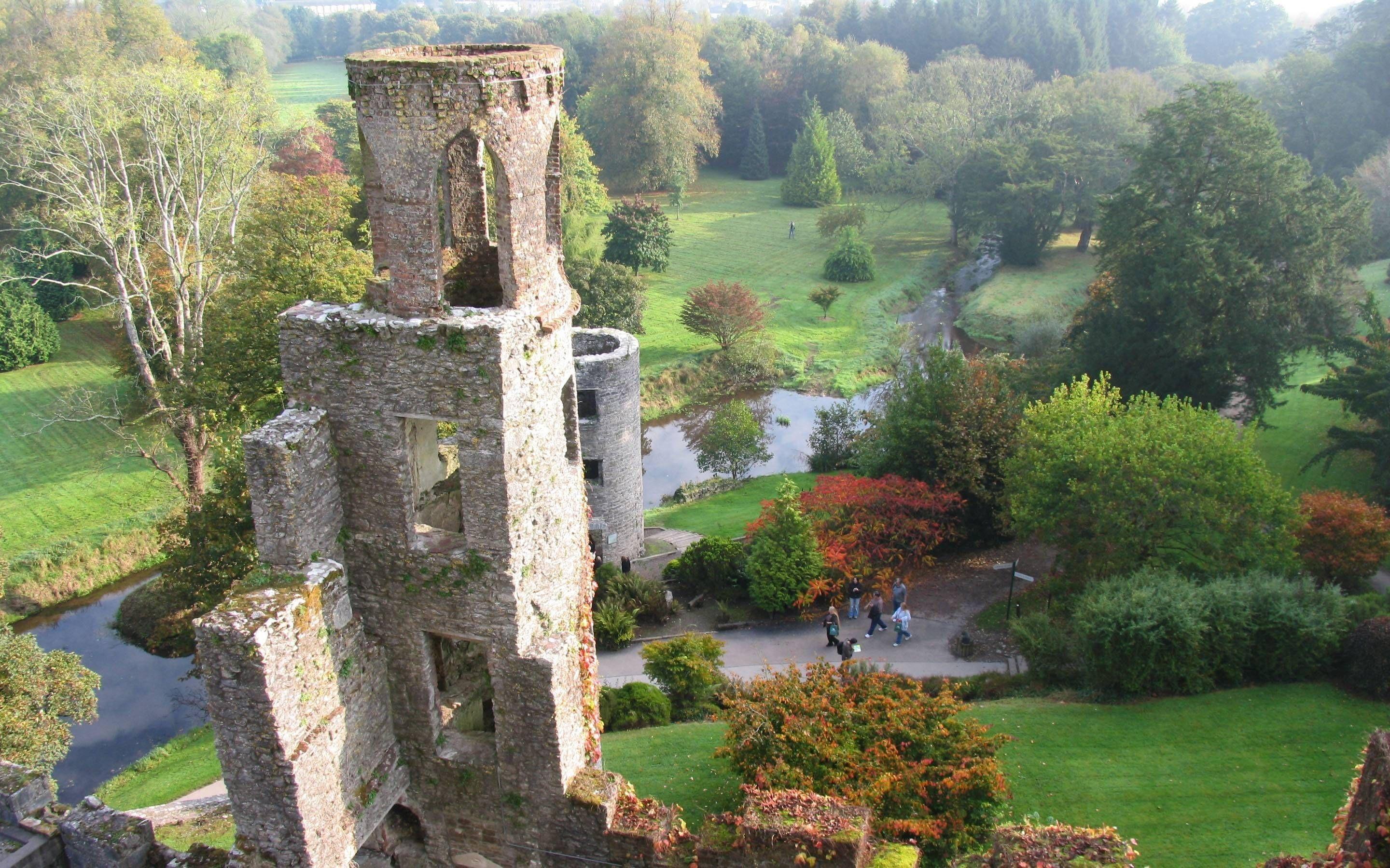 2880x1800 Irish Castle Wallpaper