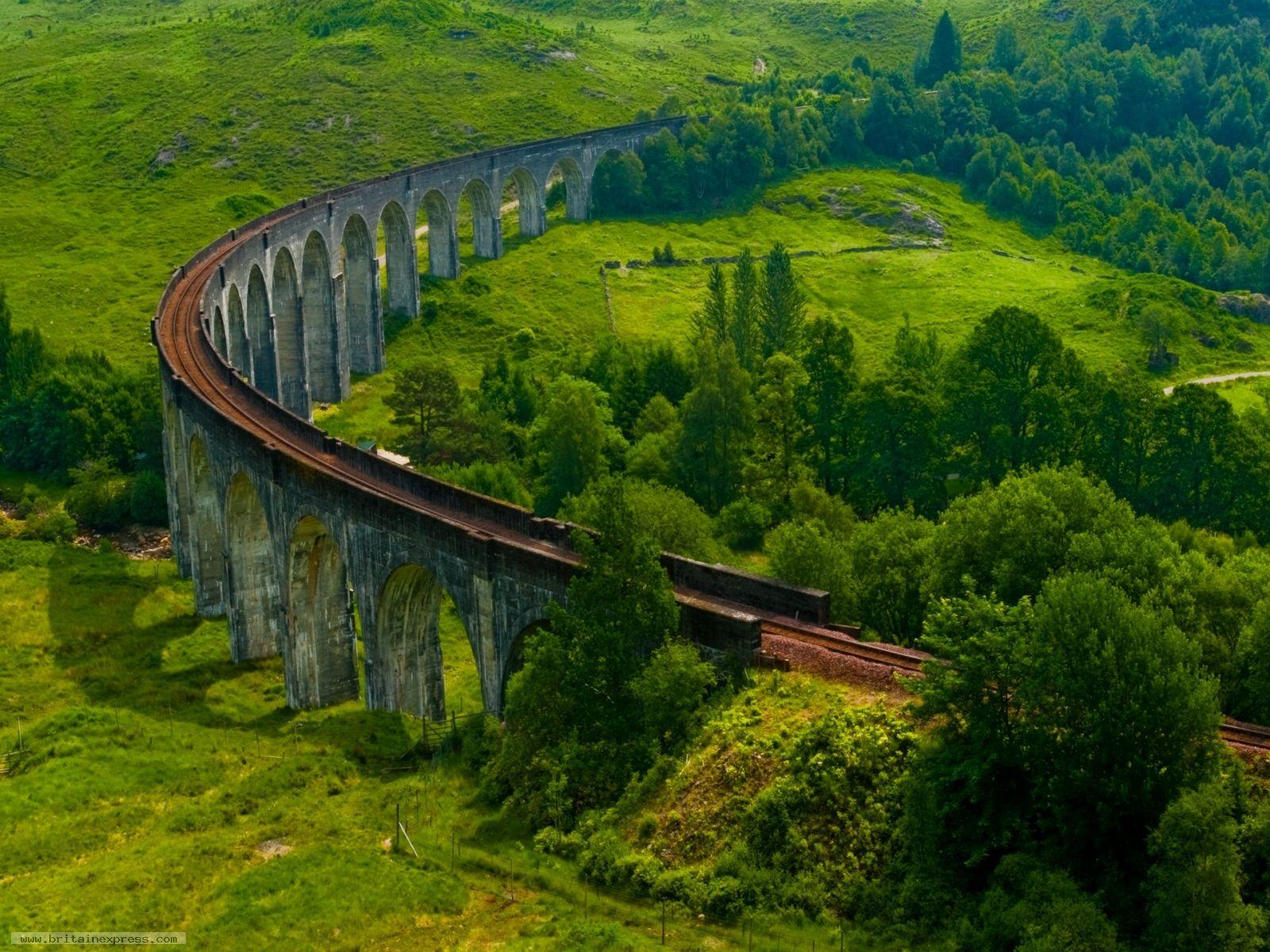 1600x1200 Photo of Glenfinnan Viaduct, Road to the Isles
