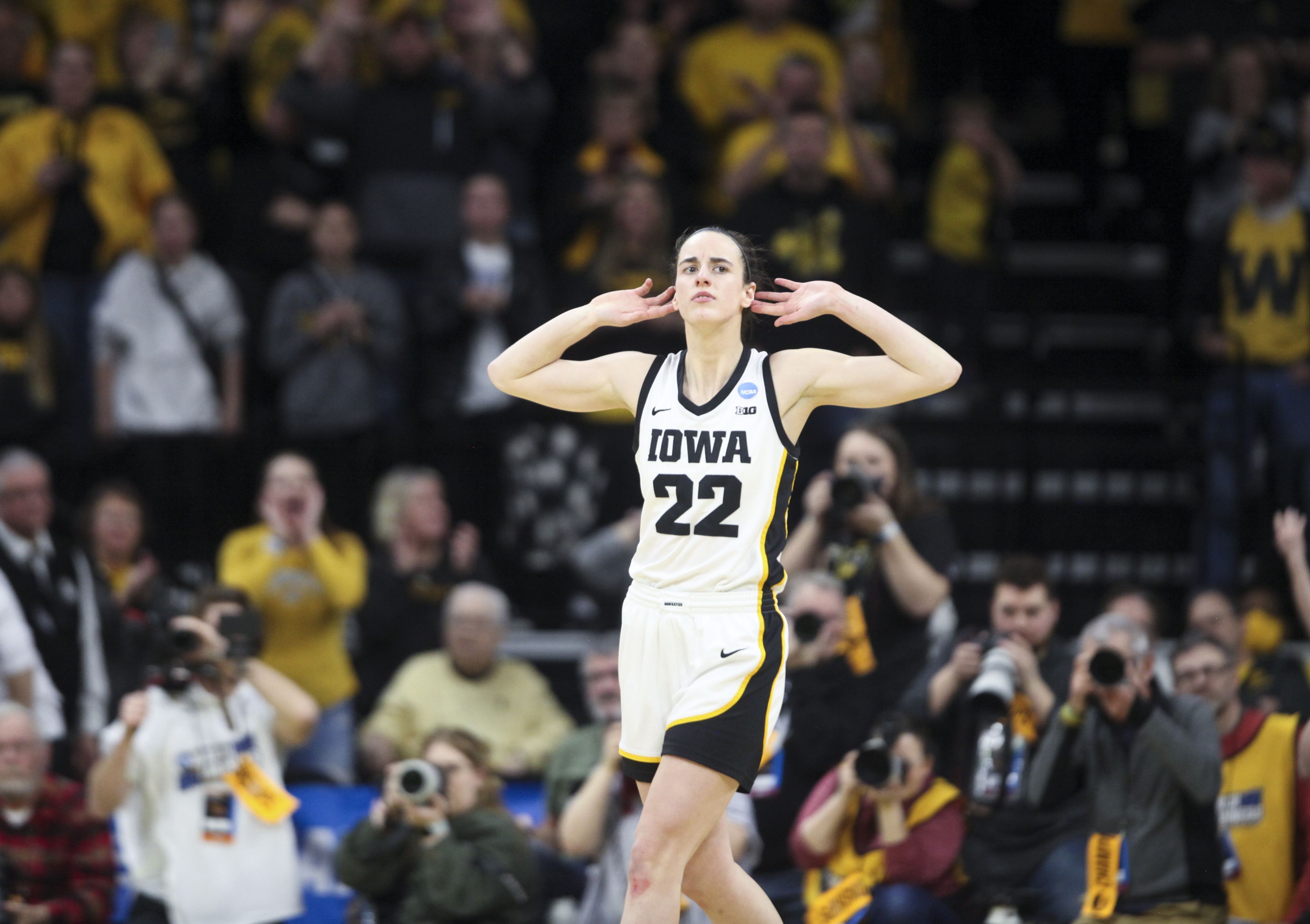 3600x2540 Iowa's Caitlin Clark becoming marketing