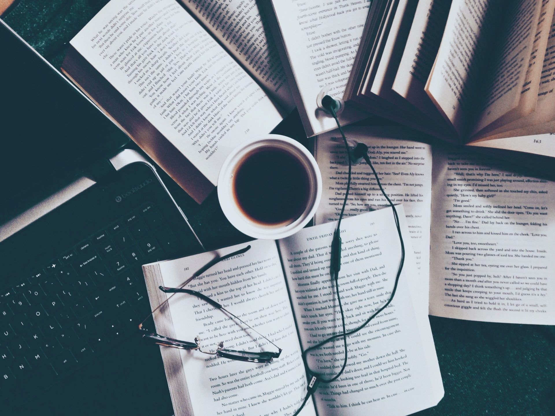 1920x1440 Study Aesthetic Desktop HD WhatsApp DP