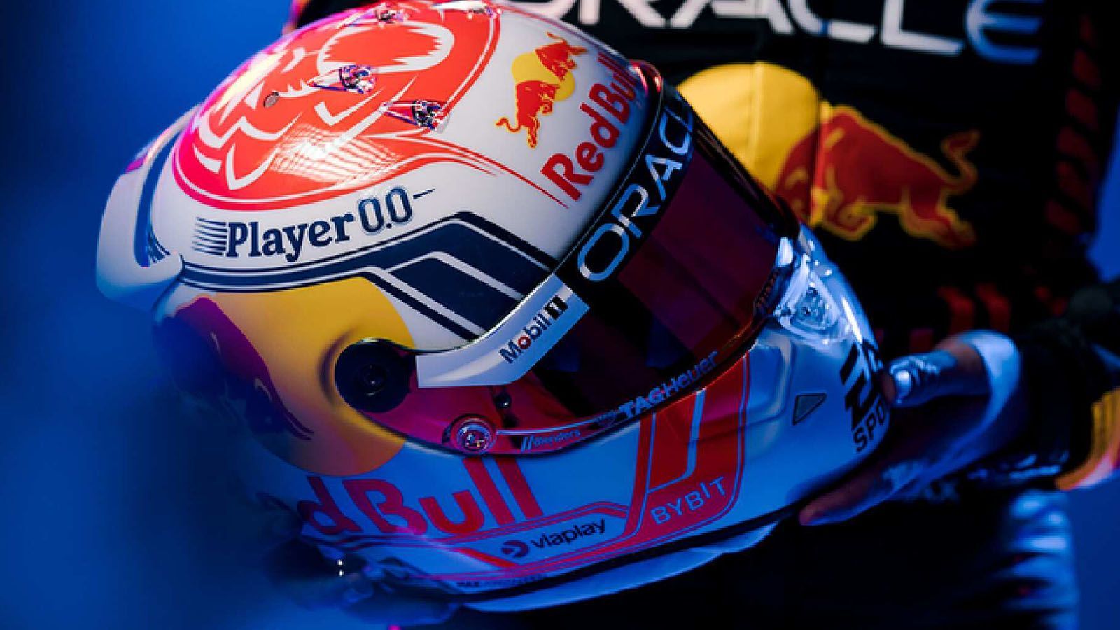 1600x900 F1 2023 helmet