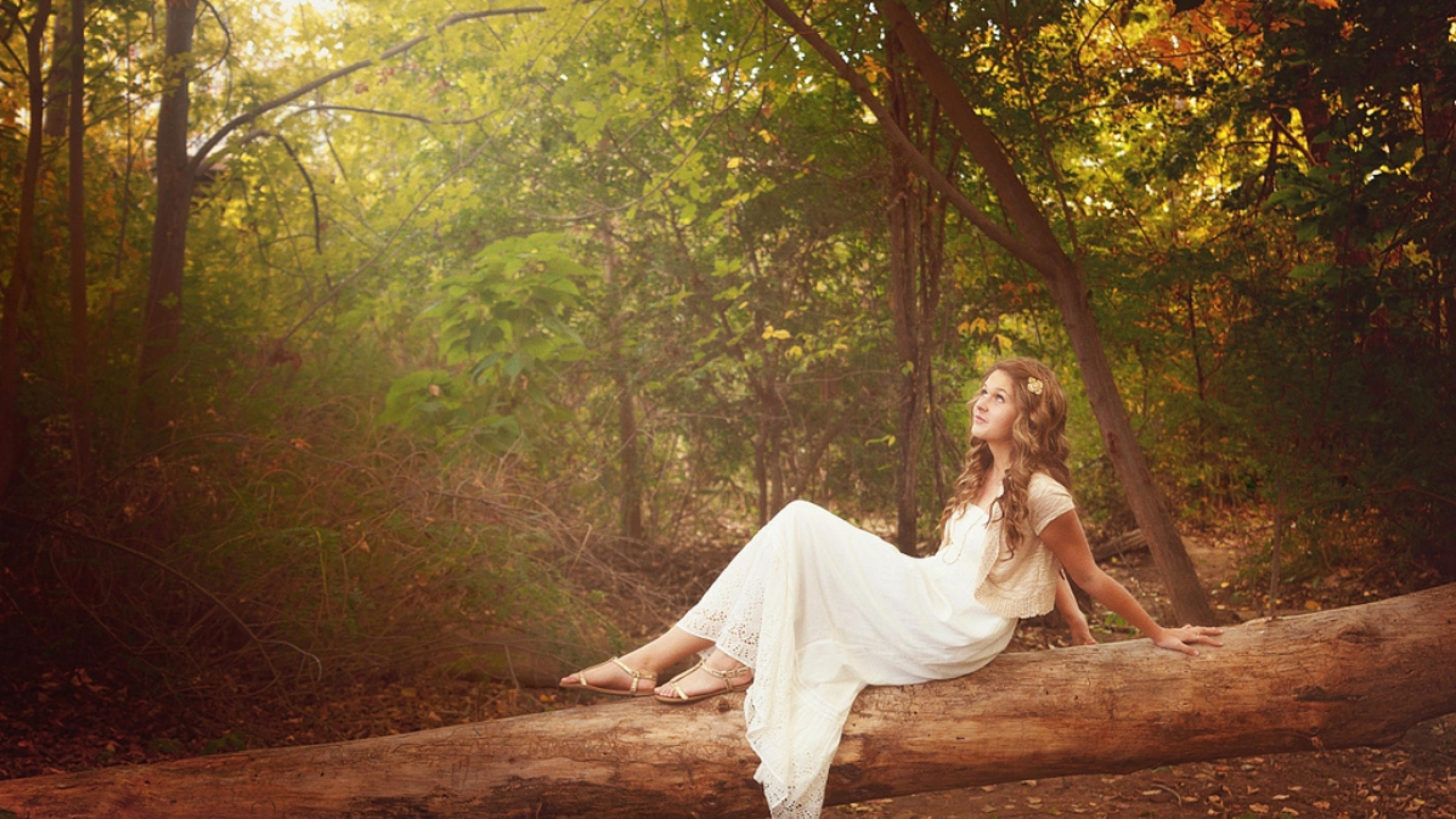 3840x2160 Ethereal Woman Wallpaper