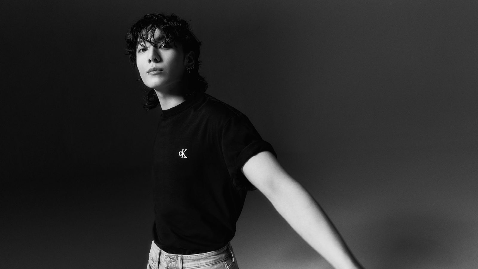 1600x900 BTS's Jungkook makes Calvin Klein T