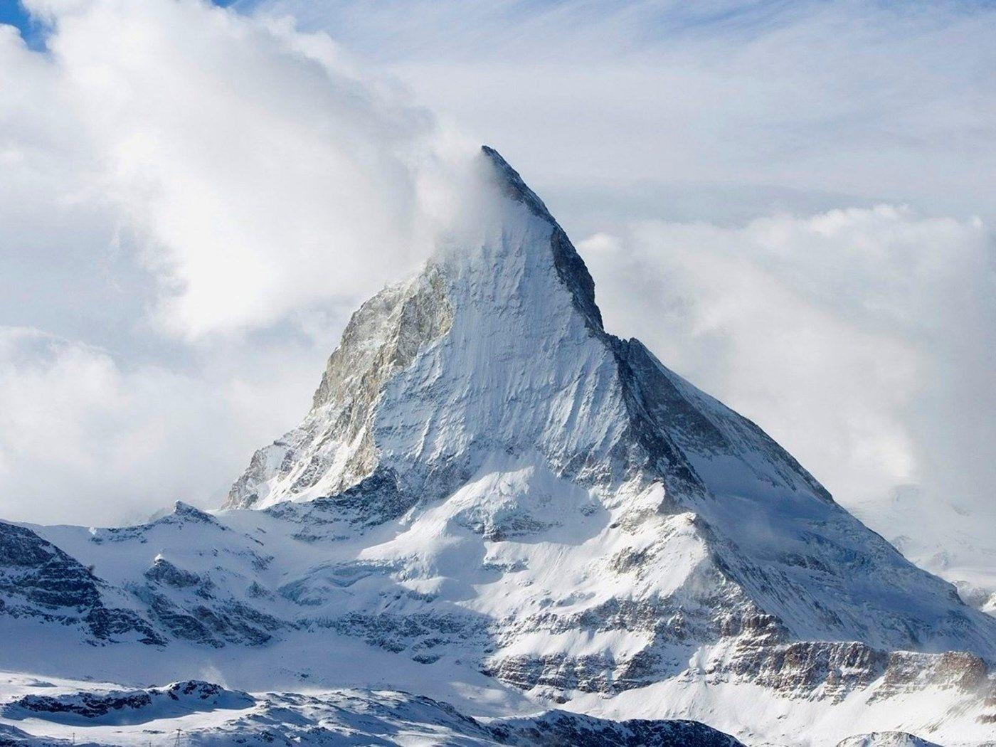 1400x1050 Wallpaper Snow, Winter, Clouds, Mountains, Peak