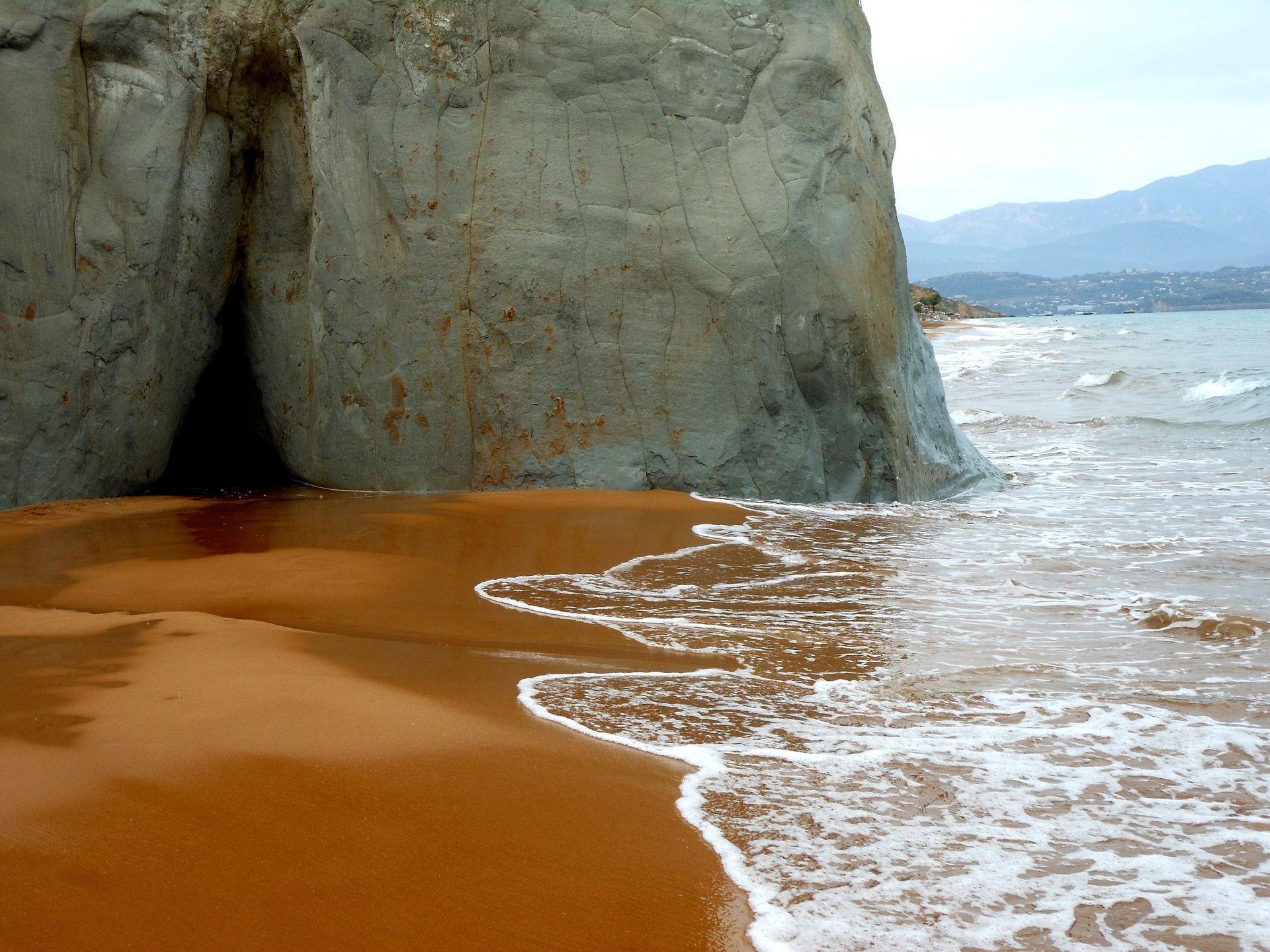 1920x1440 Should You Visit the Greek Isles in Summer or Winter