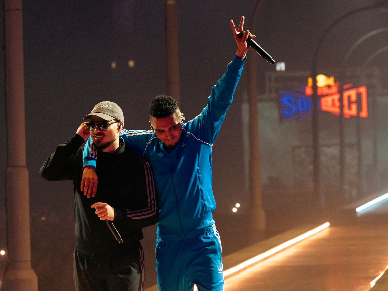 1600x1200 Morad and Dellafuente premiere three
