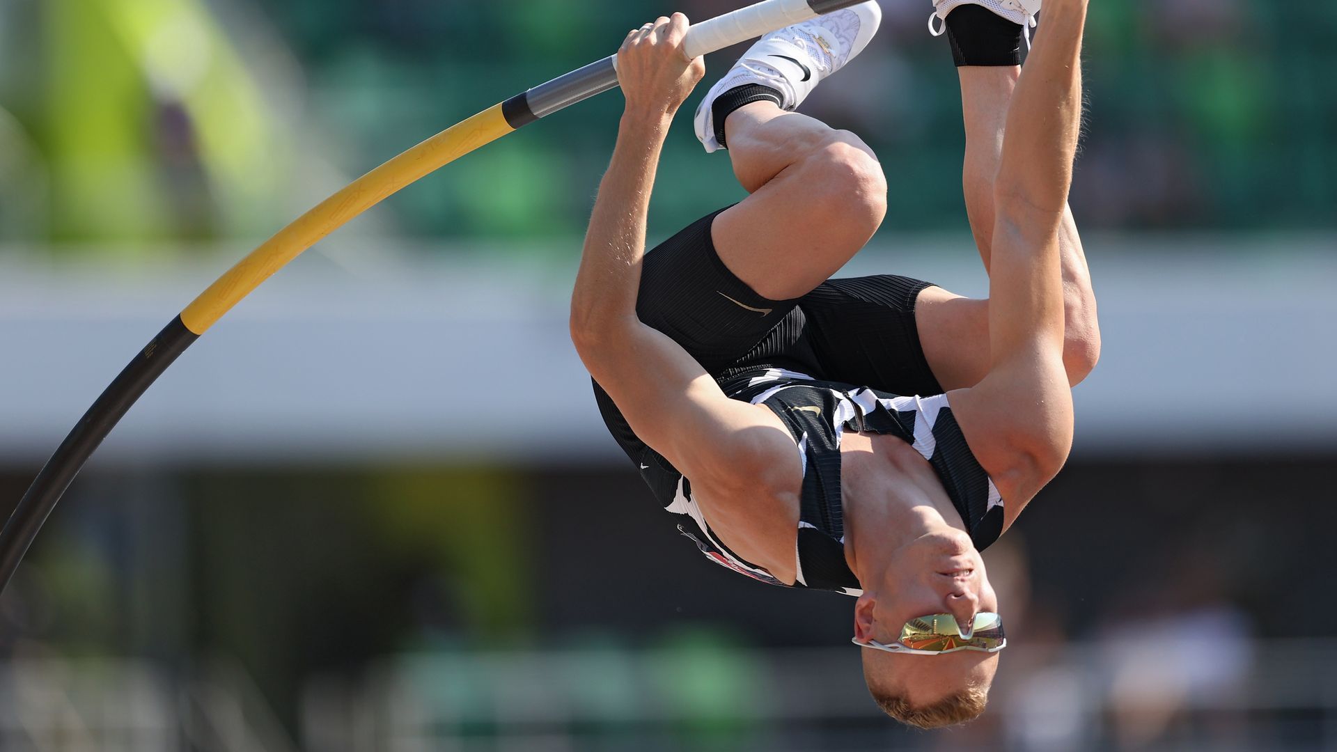1920x1080 U.S. pole vaulter out of Olympics after