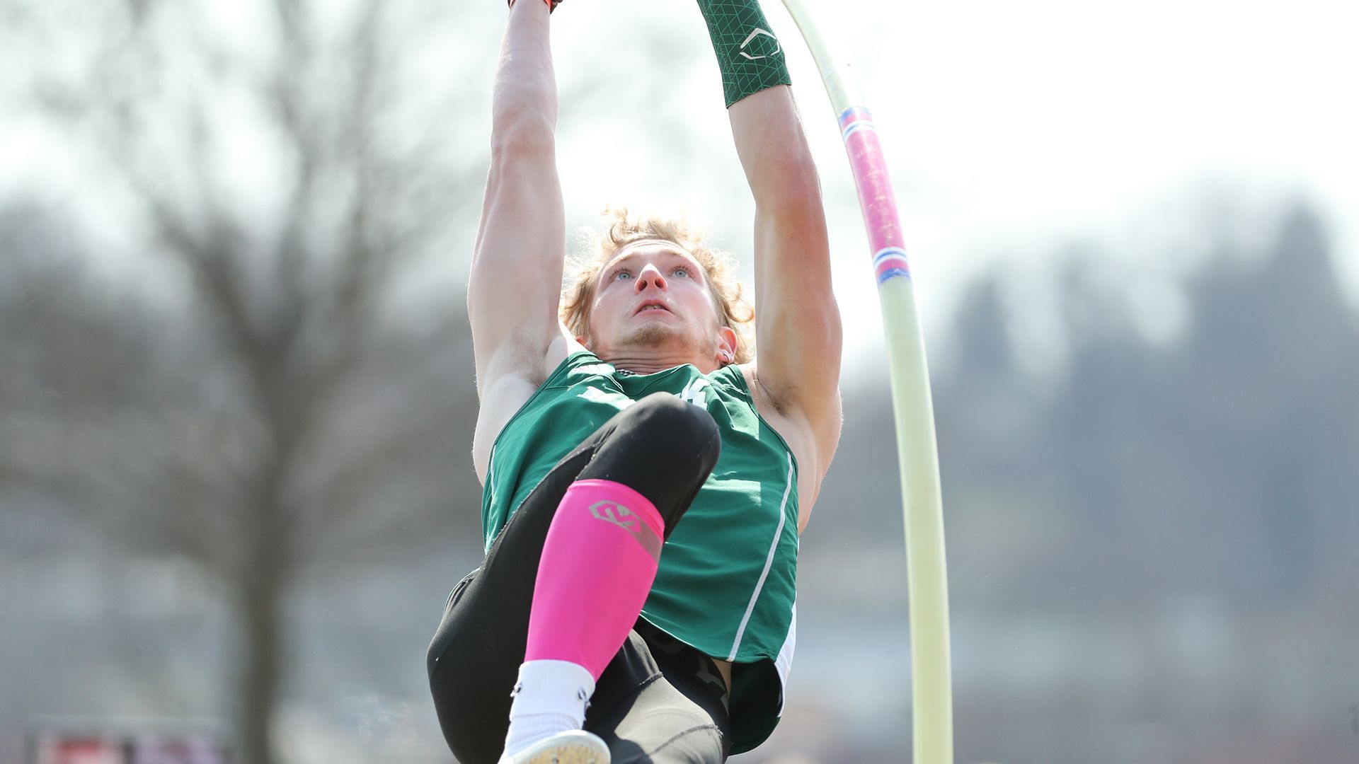1920x1080 Hyatt wins vault to pace Rock men at