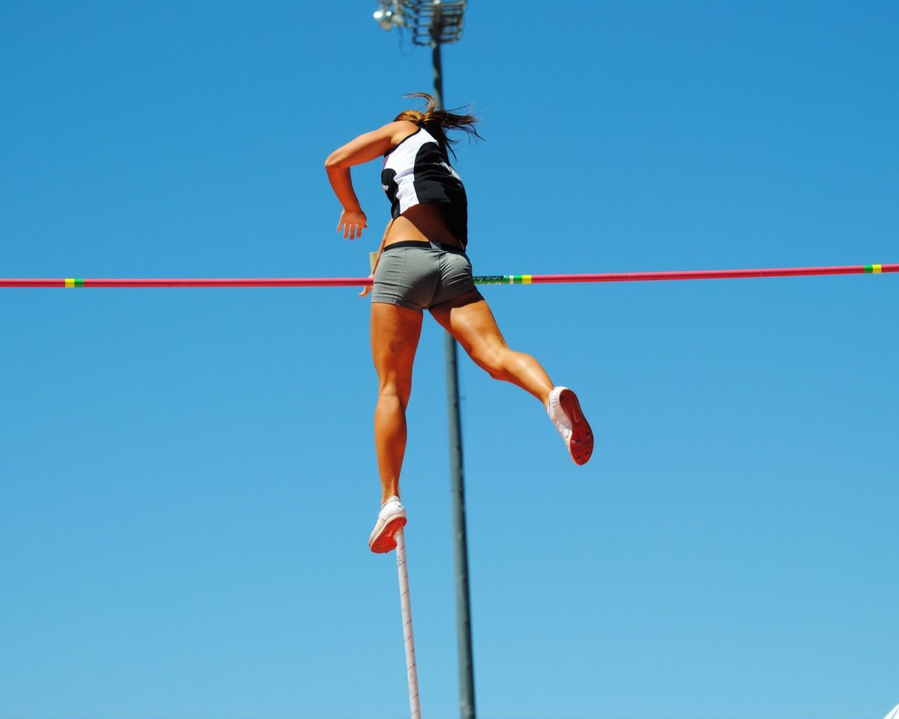 1280x1024 Pole Vault Wallpaper