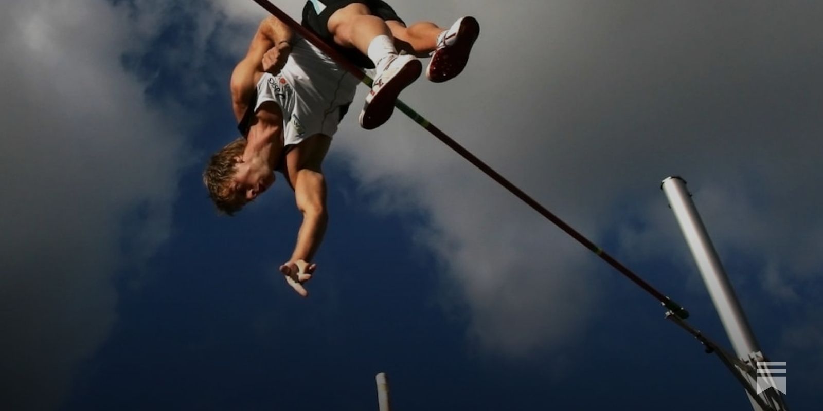 1600x800 How to Get Started Pole Vaulting