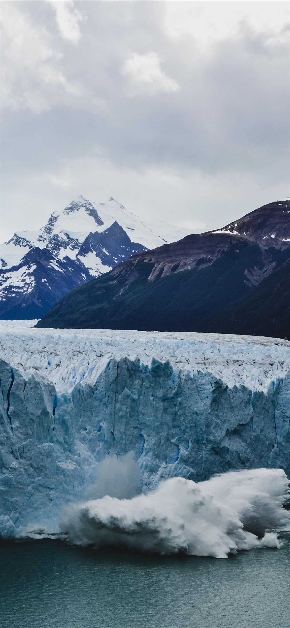 1125x2436 Perito Moreno Glacier Collapse