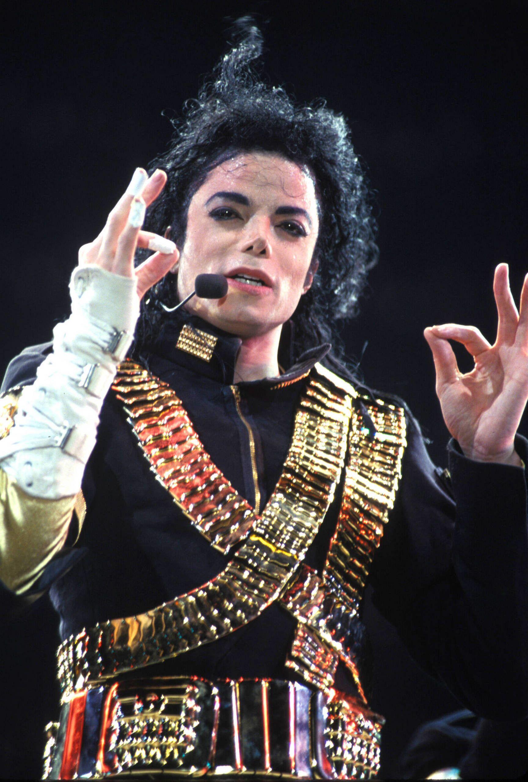 1728x2560 Michael Jackson Thriller Wallpaper