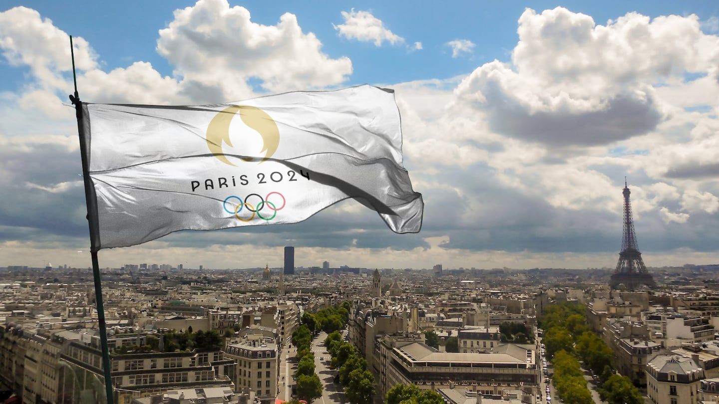 1440x810 Shoppers Avoid Paris Olympics