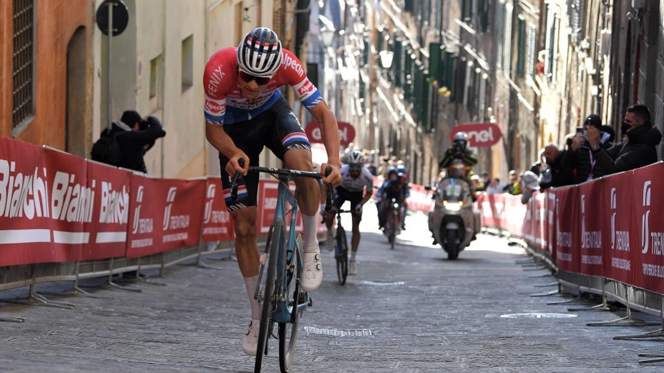 2560x1440 Strade Bianche 2021 cycling video