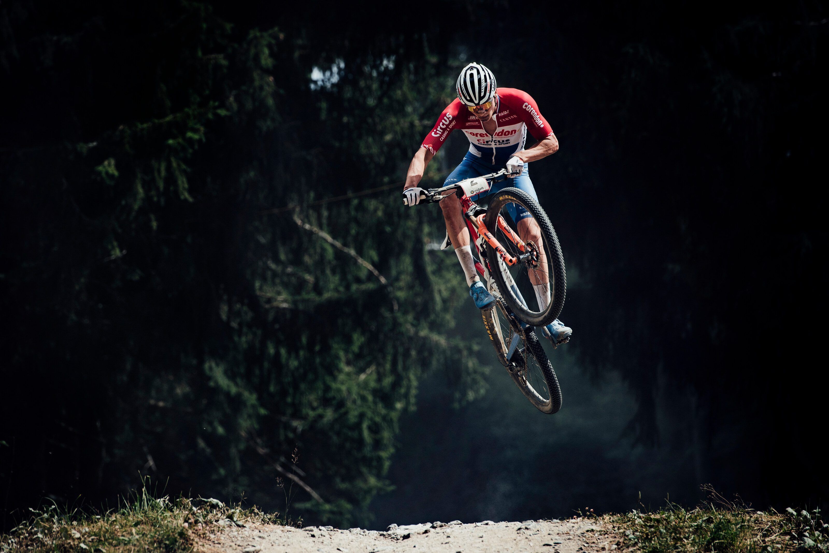 3200x2134 mountain biking after Tokyo