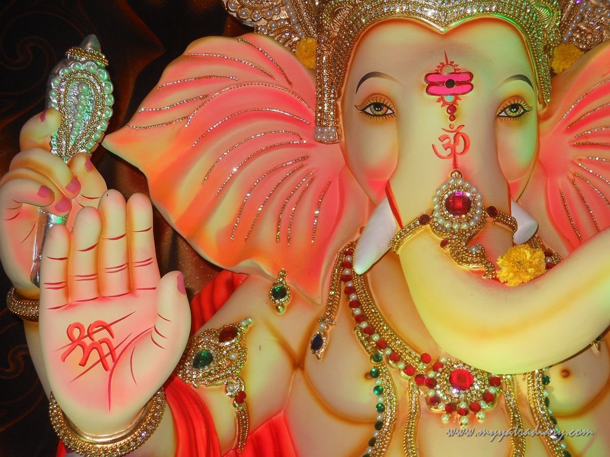 1200x900 Soulie Saturday : Ganesha's Blessing! (Ganpati Pandal Hopping, Mumbai)