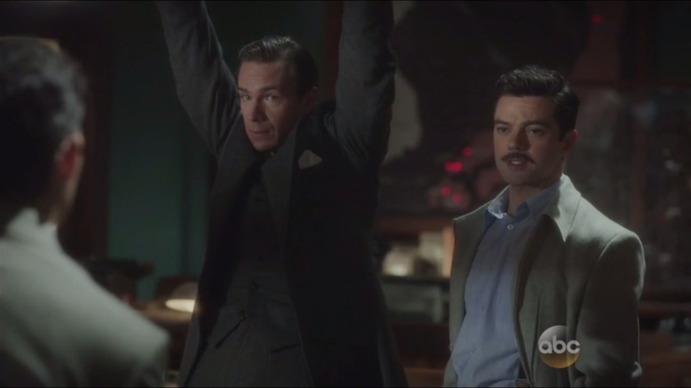 1366x768 Howard Stark Wallpaper