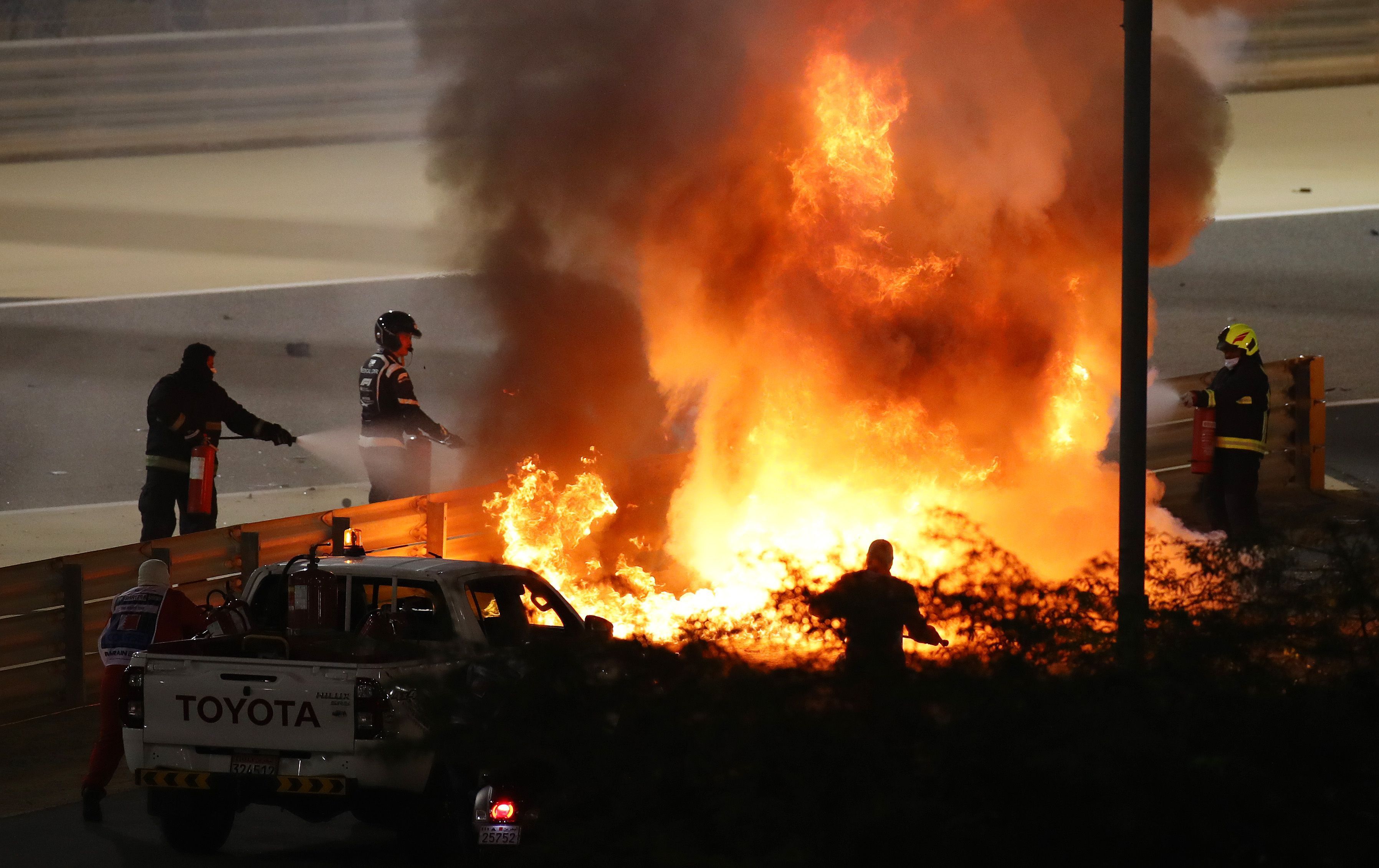 3592x2262 Fiery Crash at F1 Bahrain Grand Prix