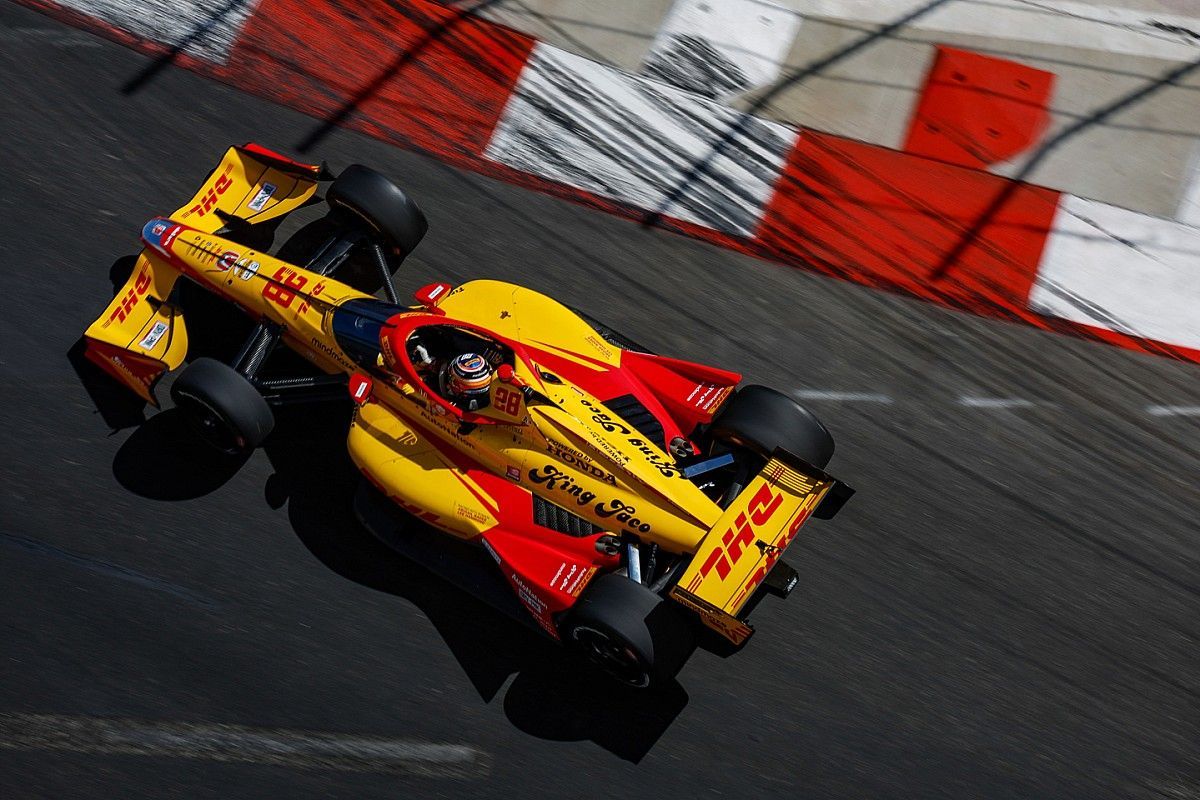 1200x800 IndyCar Long Beach: Grosjean leads