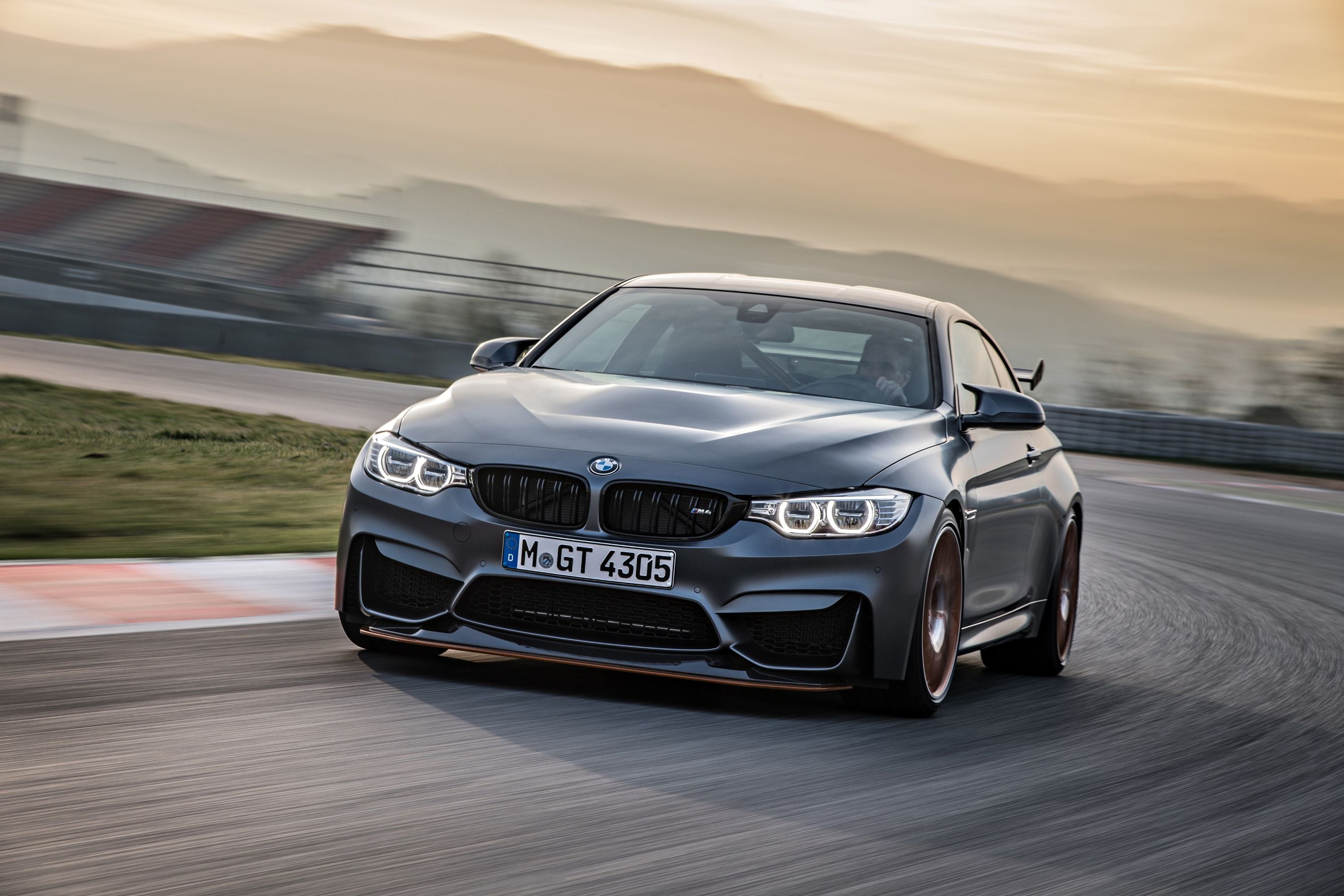 3000x2000 BMW M4 GTS