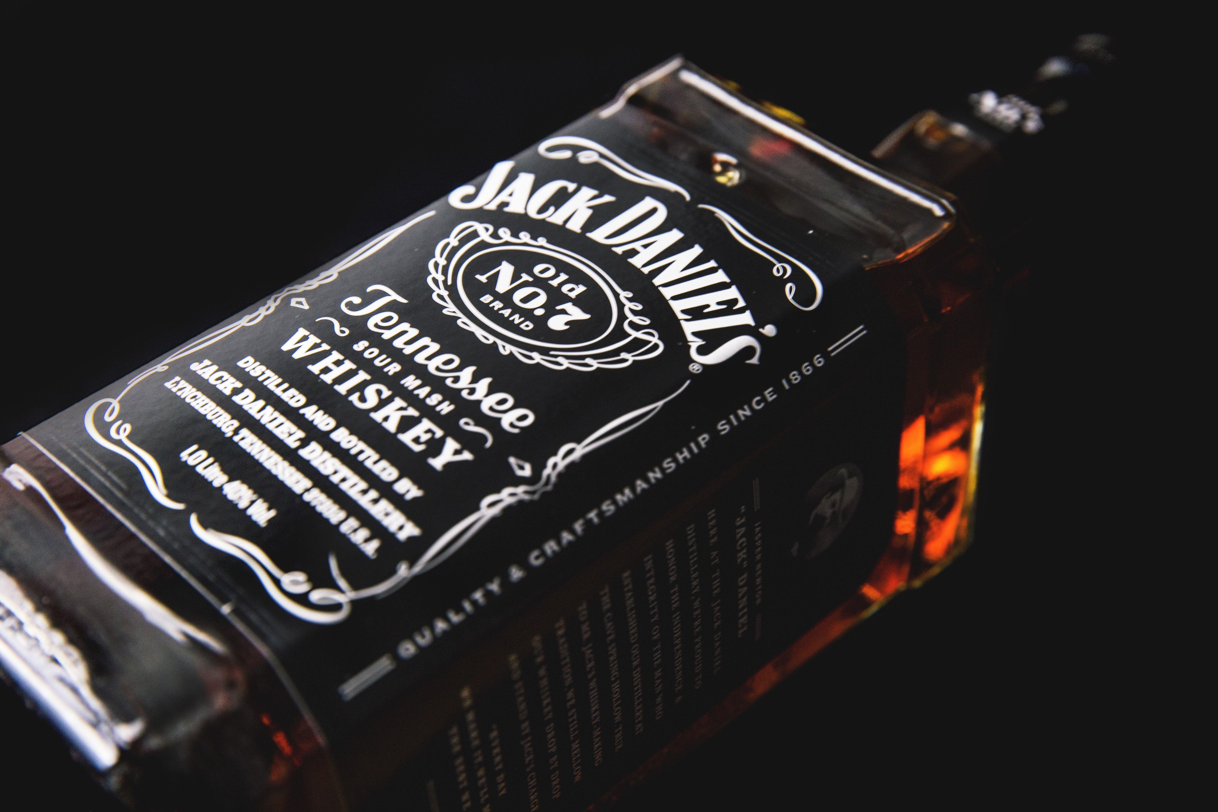 5000x3333 Jack Daniel's Bottle · Free
