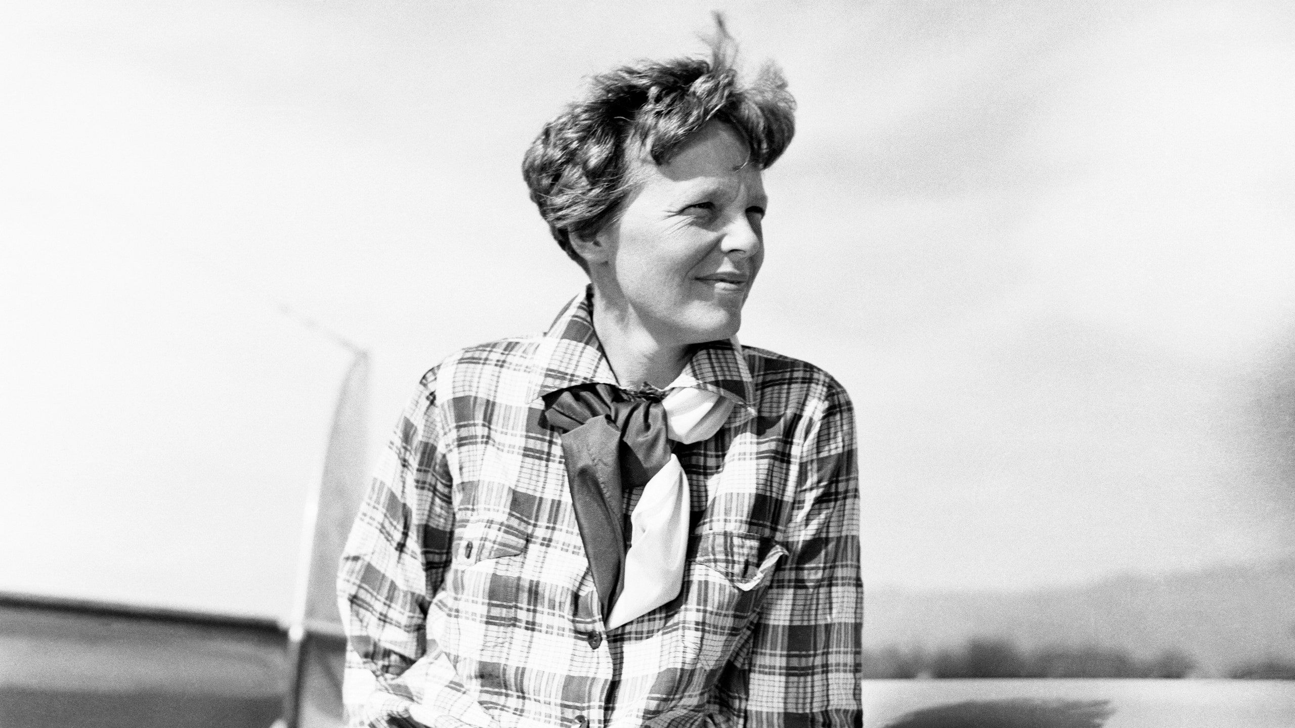 2560x1440 Pilot Amelia Earhart's Feminism Should