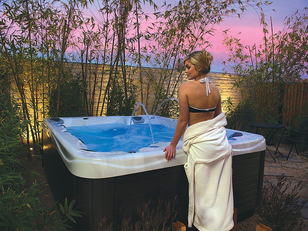 1024x768 Shop Vita Spa® Luxury Hot Tubs and Swim Spas Spa Warehouse
