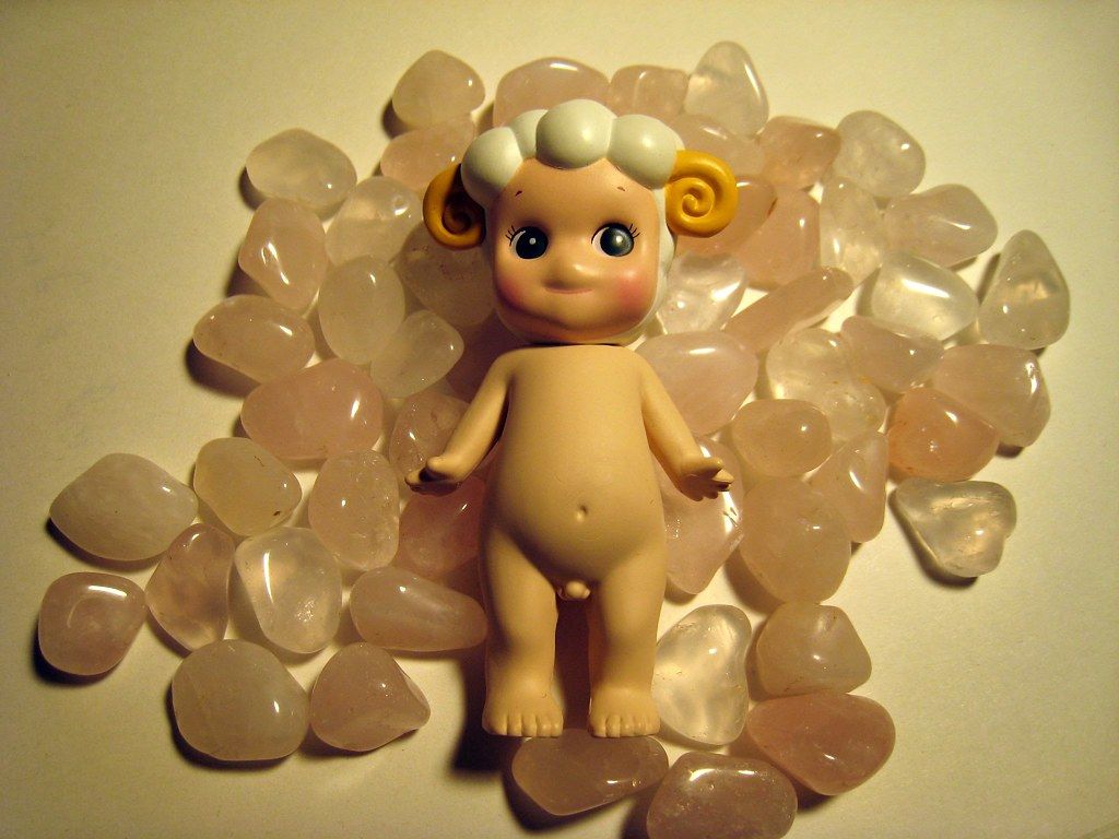 1024x768 sonny angel with rose quartz
