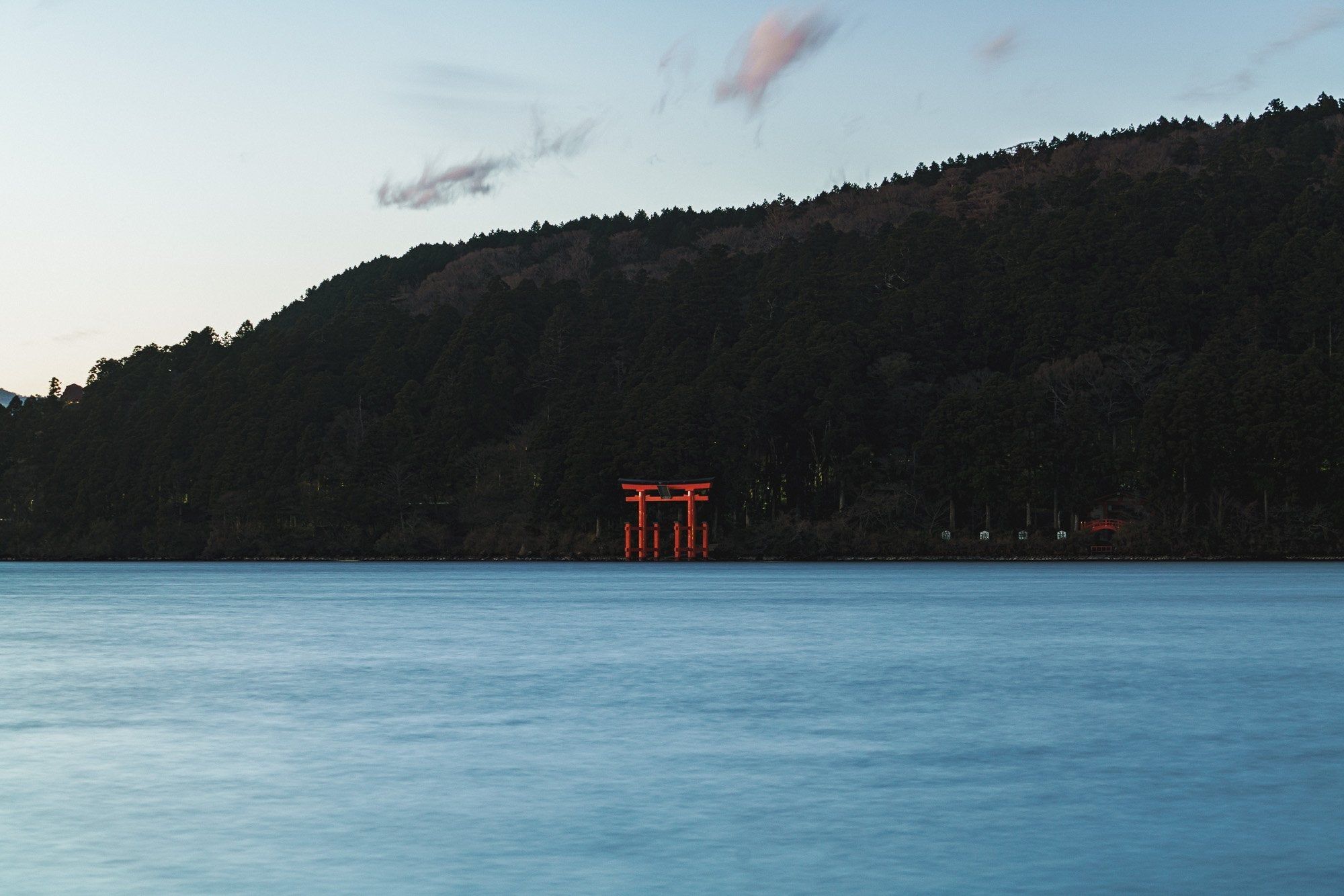 2000x1334 Hakone Shinto Shrine