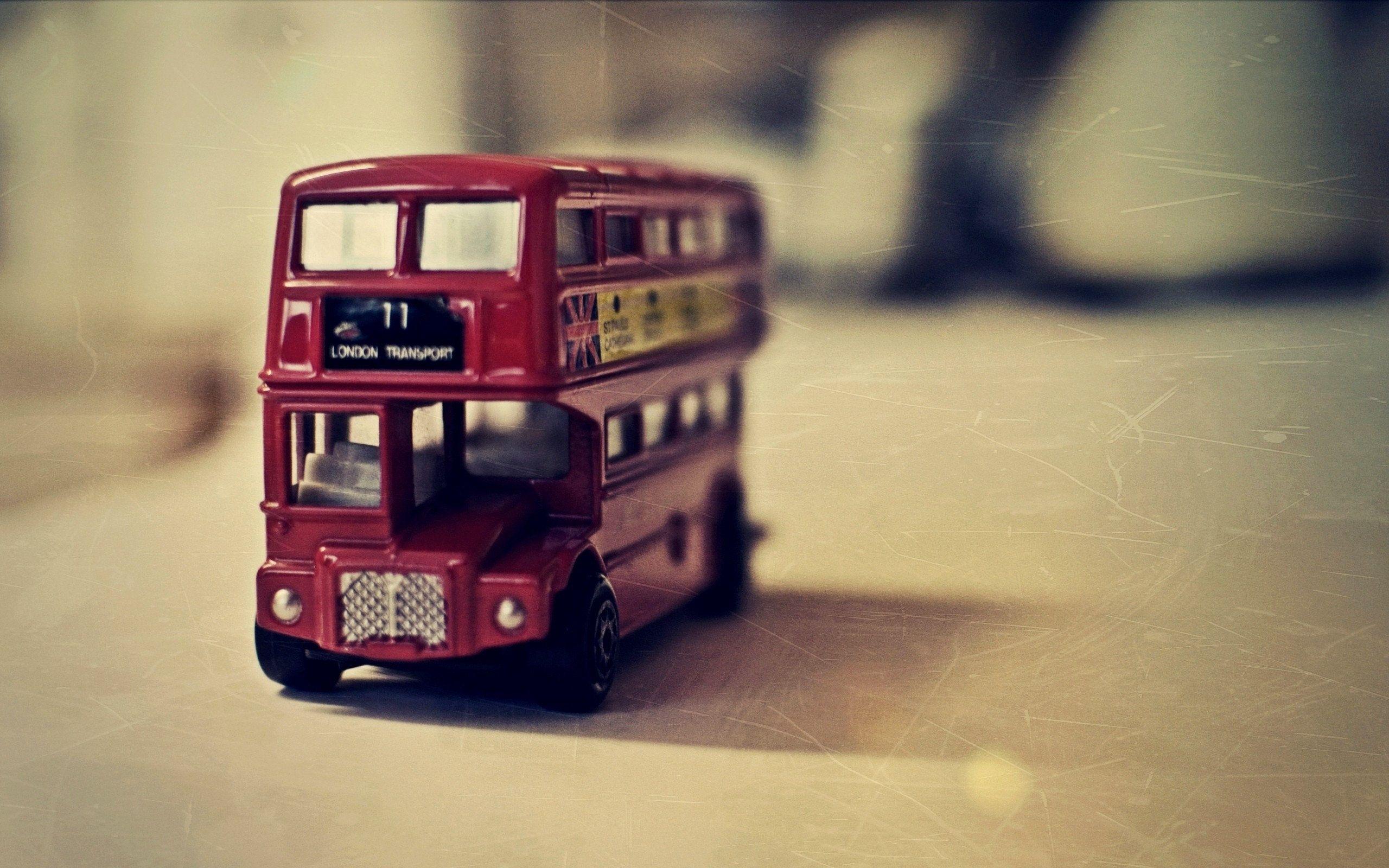 2560x1600 London bus toy wallpaperx1600