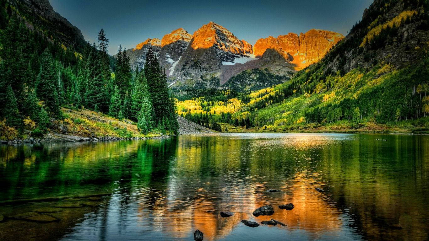 1366x768 Maroon Bells Lake Wallpaper