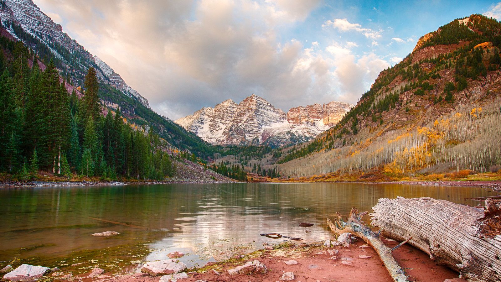 1600x900 Maroon Bells. At Maroon Lake near