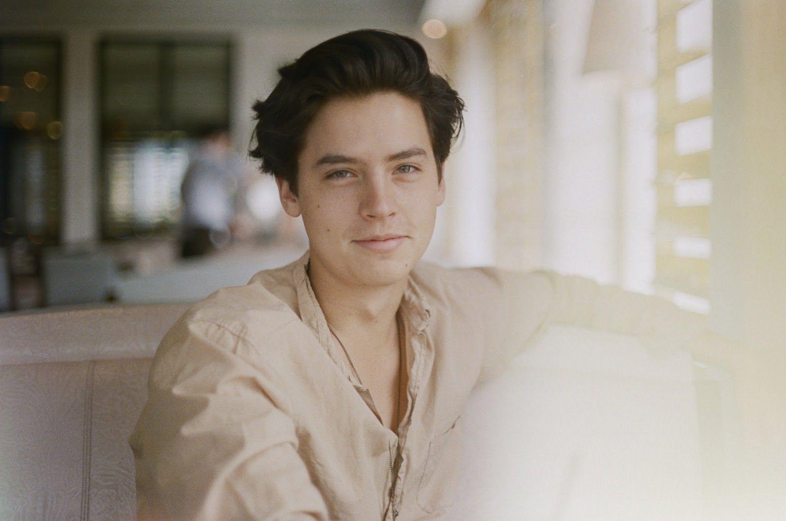 1600x1061 Cole sprouse wallpaper image