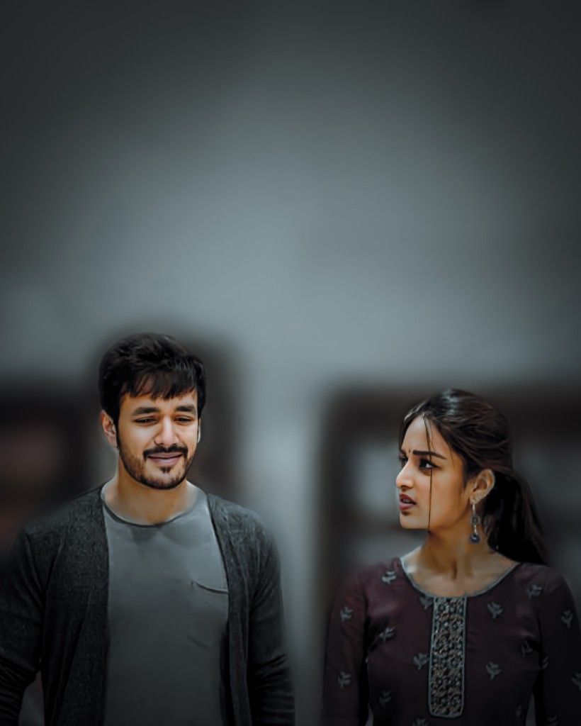 820x1024 Romantic Couple Poses for Picture