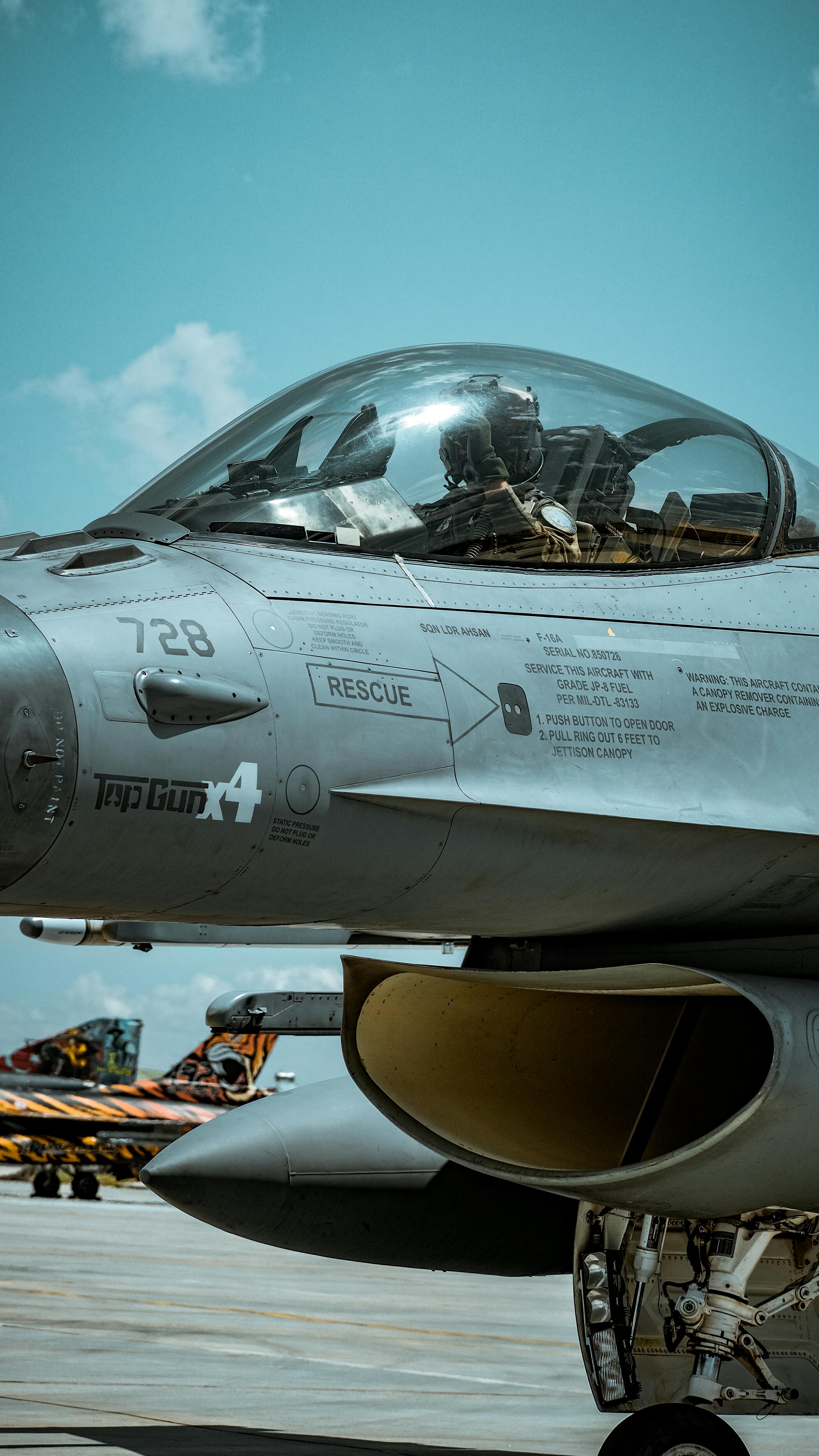 2808x4992 Gray Fighter Jet on Concrete · Free