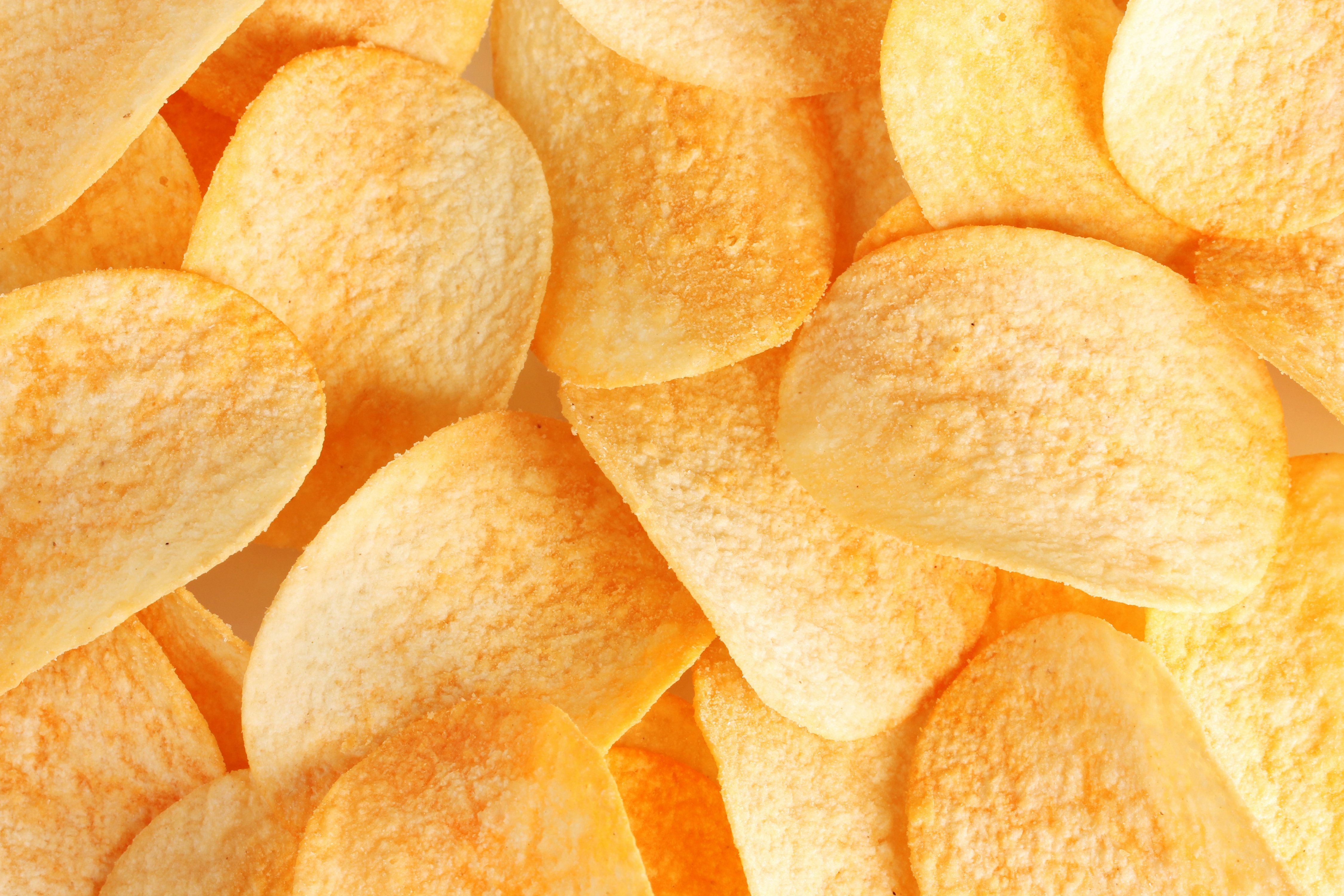 4500x3000 Close Up View Of Yellow Potato Chips