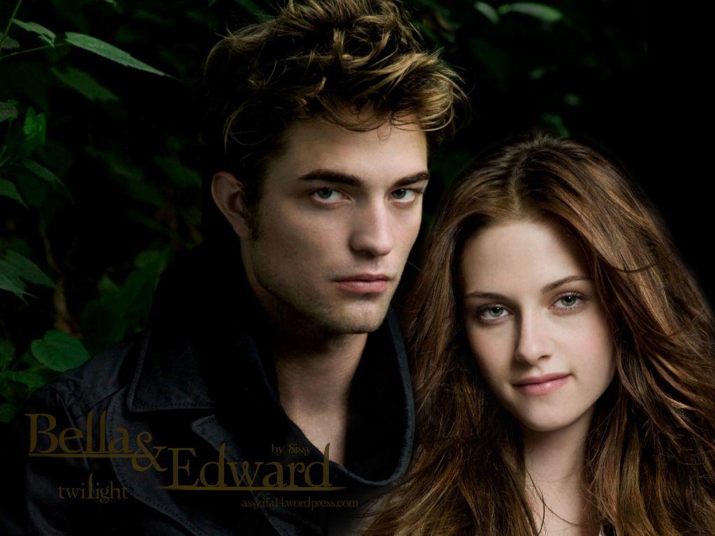 THE TWILIGHT SAGA: BREAKING DAWN – PART 2 Poster and Images Featuring  Kristen Stewart and Robert Pattinson